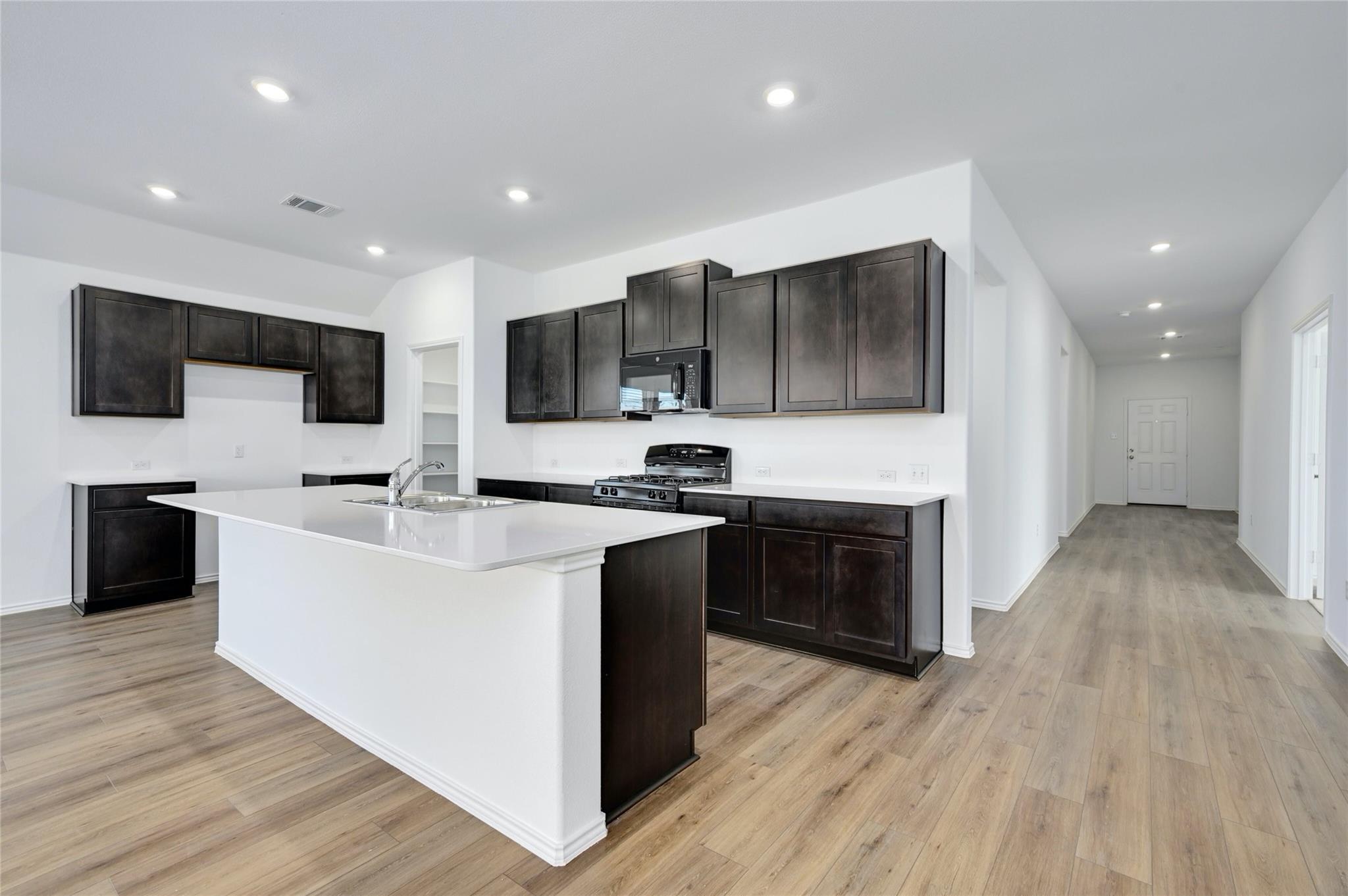 1015 Ascari Ct, Hutto, TX 78634