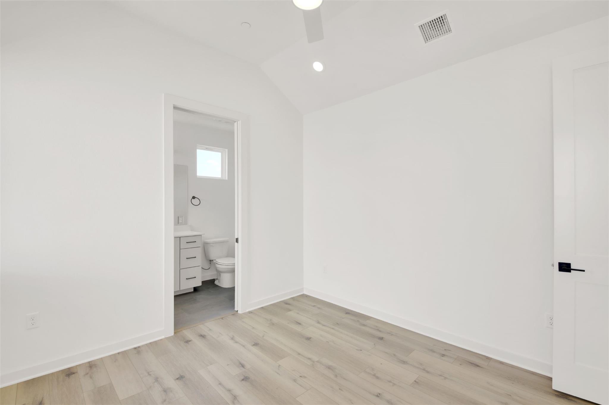 7208 Providence Ave # 3, Austin, TX 78752