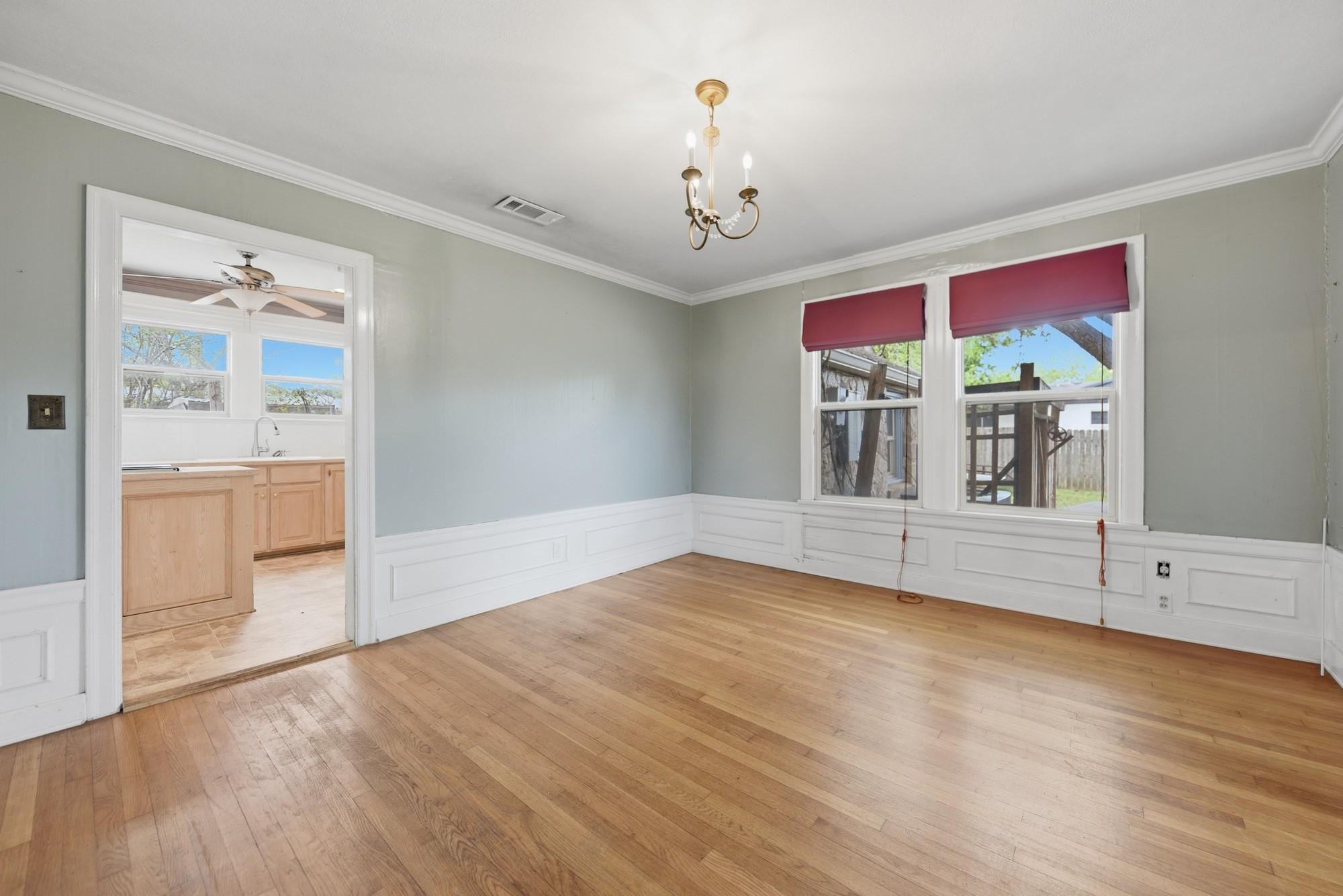 1284 E Hempstead St, Giddings, TX 78942