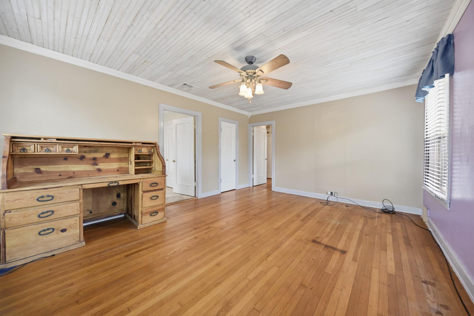 1284 E Hempstead St, Giddings, TX 78942