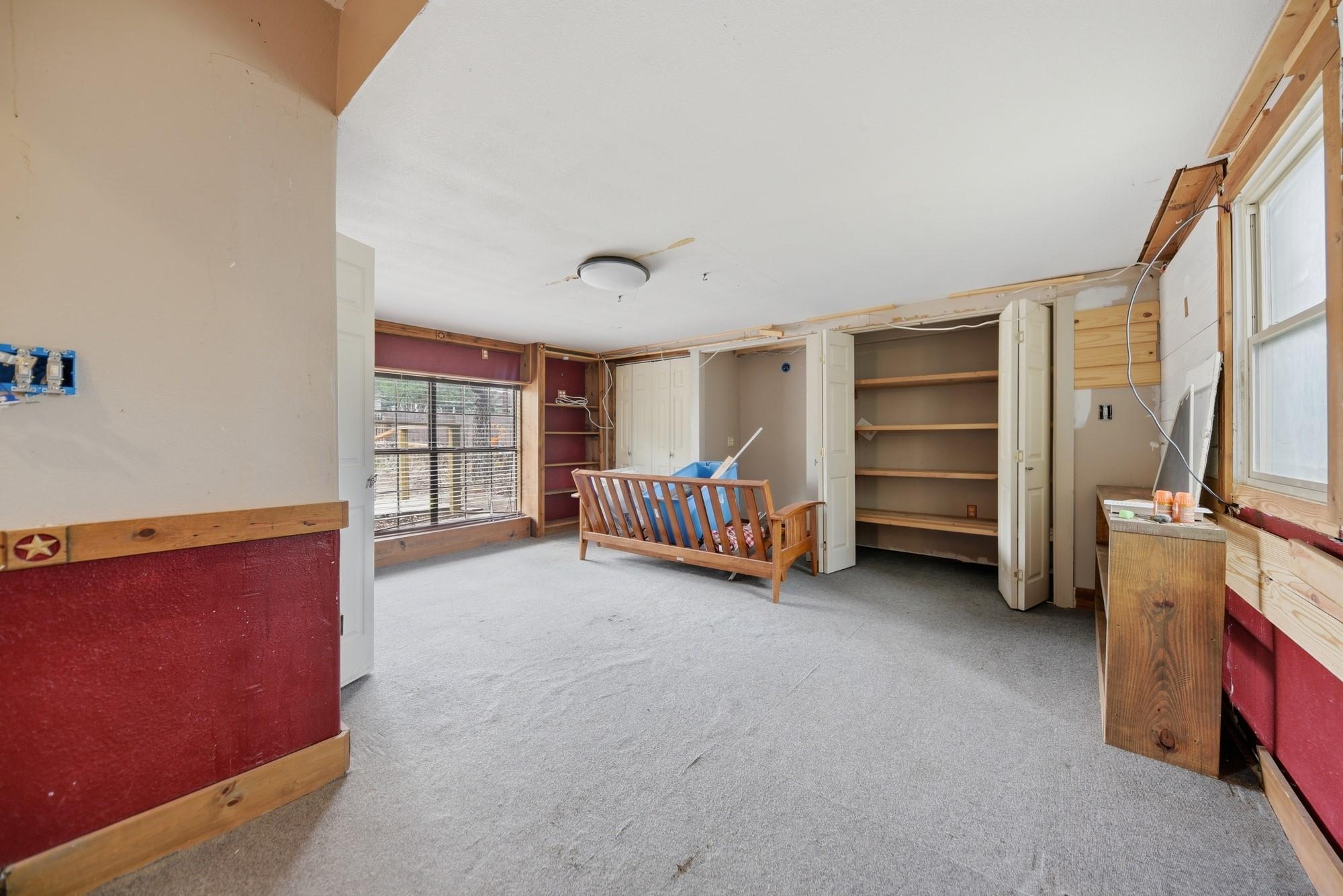 1284 E Hempstead St, Giddings, TX 78942