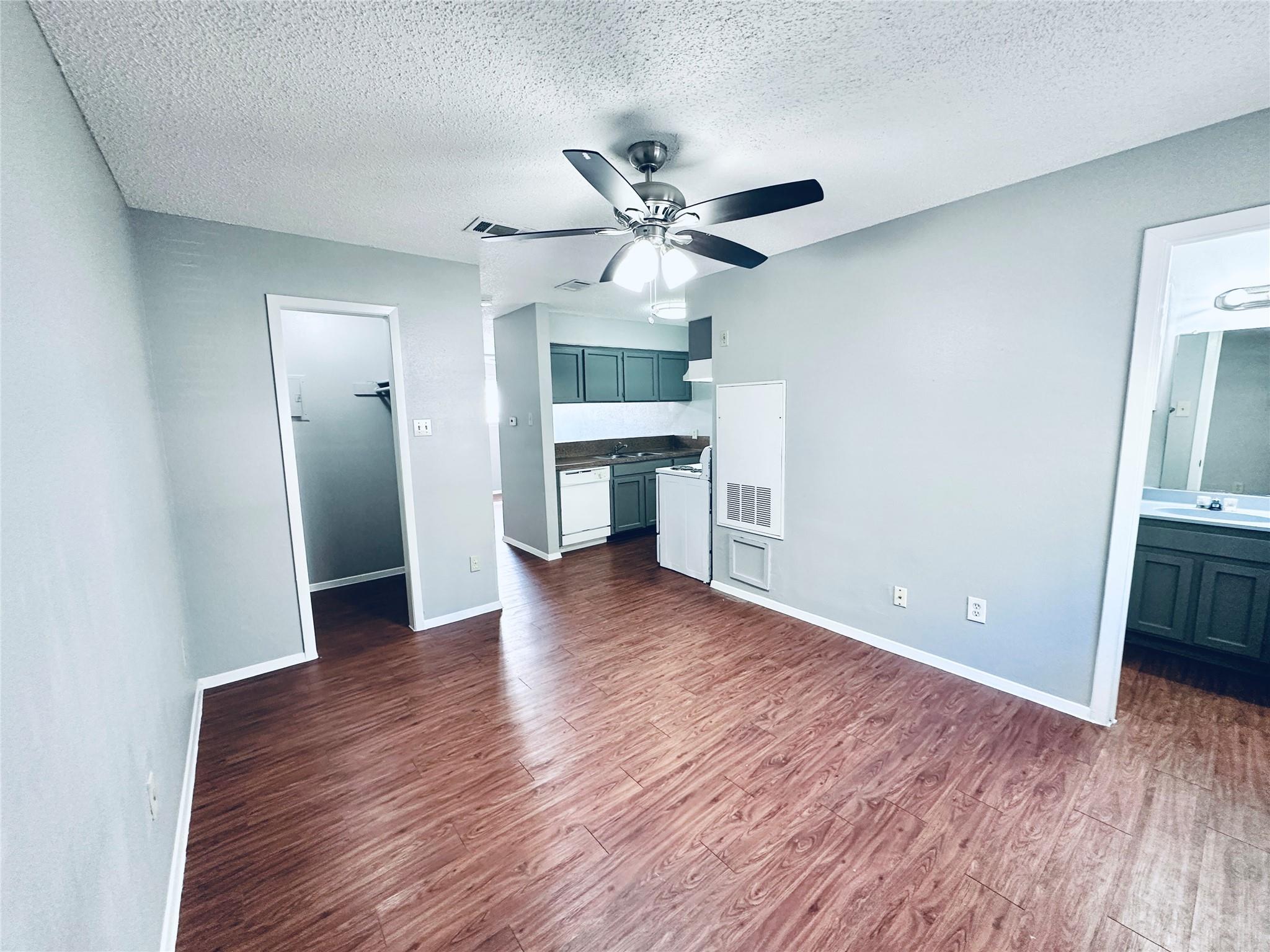 3702 S Second St # 107, Austin, TX 78704