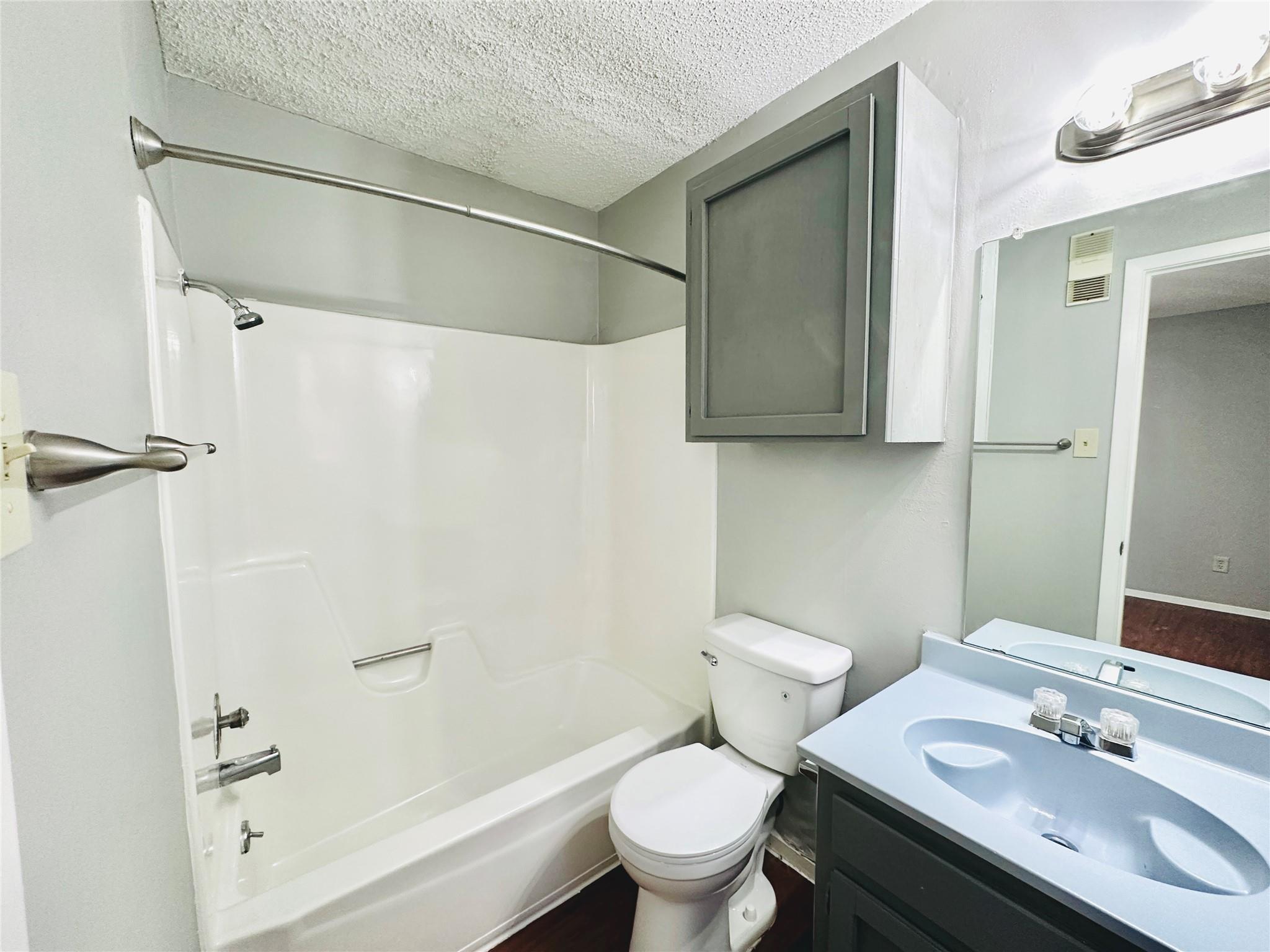 3702 S Second St # 107, Austin, TX 78704