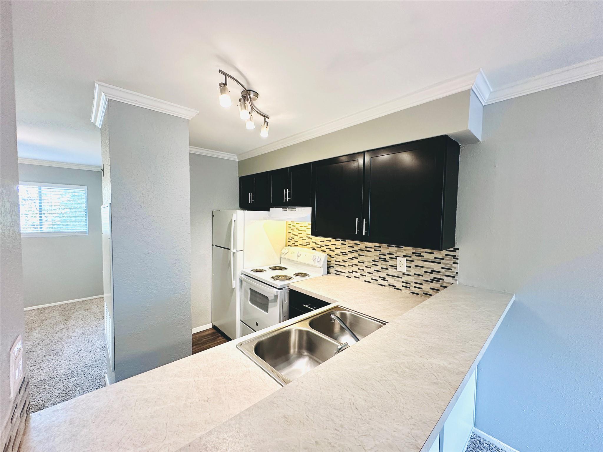 3702 S Second St # 219, Austin, TX 78704