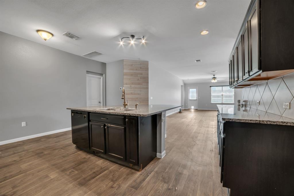 101 Acadia Cv, Hutto, TX 78634