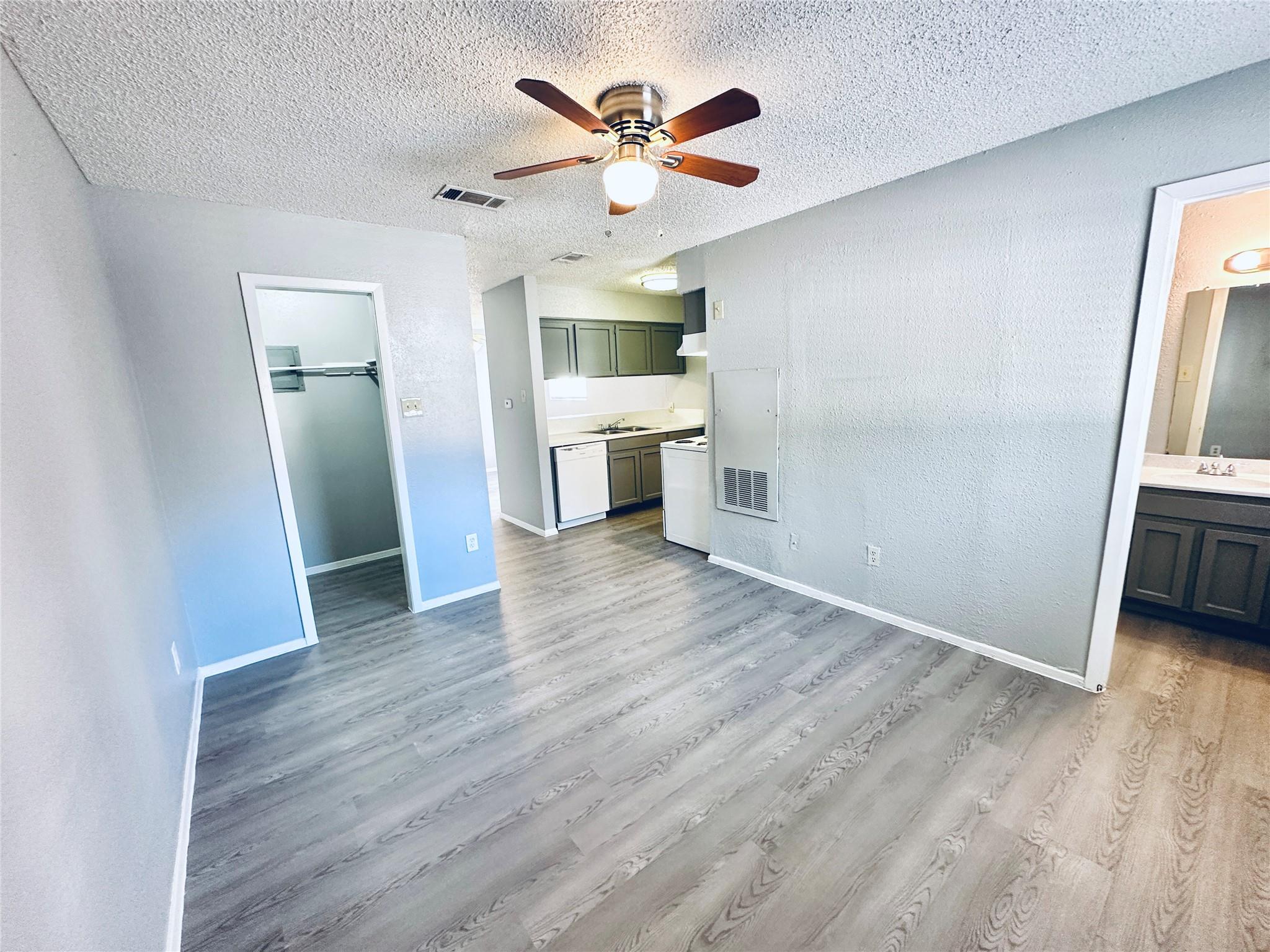 3702 S Second St # 103, Austin, TX 78704