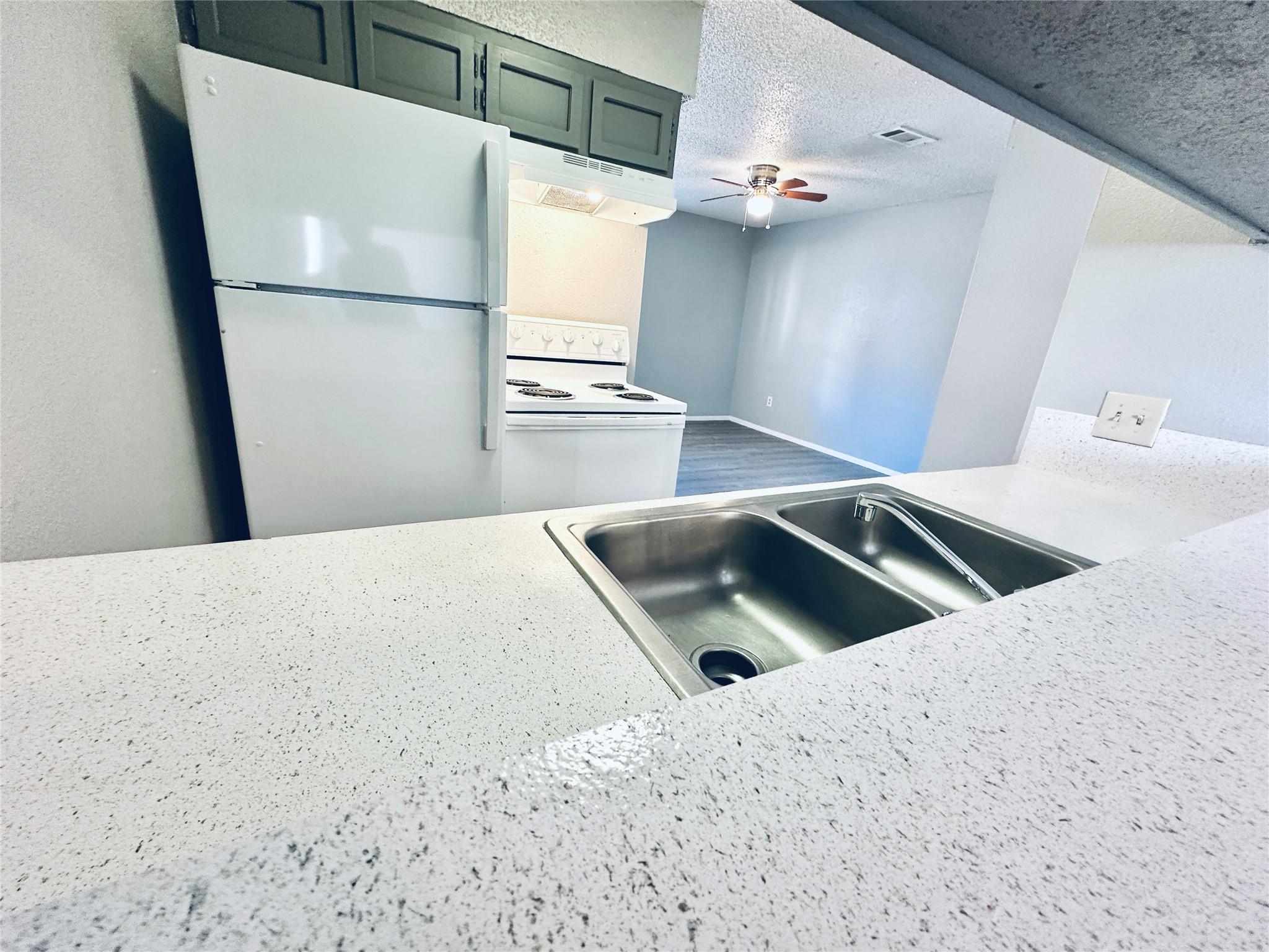 3702 S Second St # 103, Austin, TX 78704