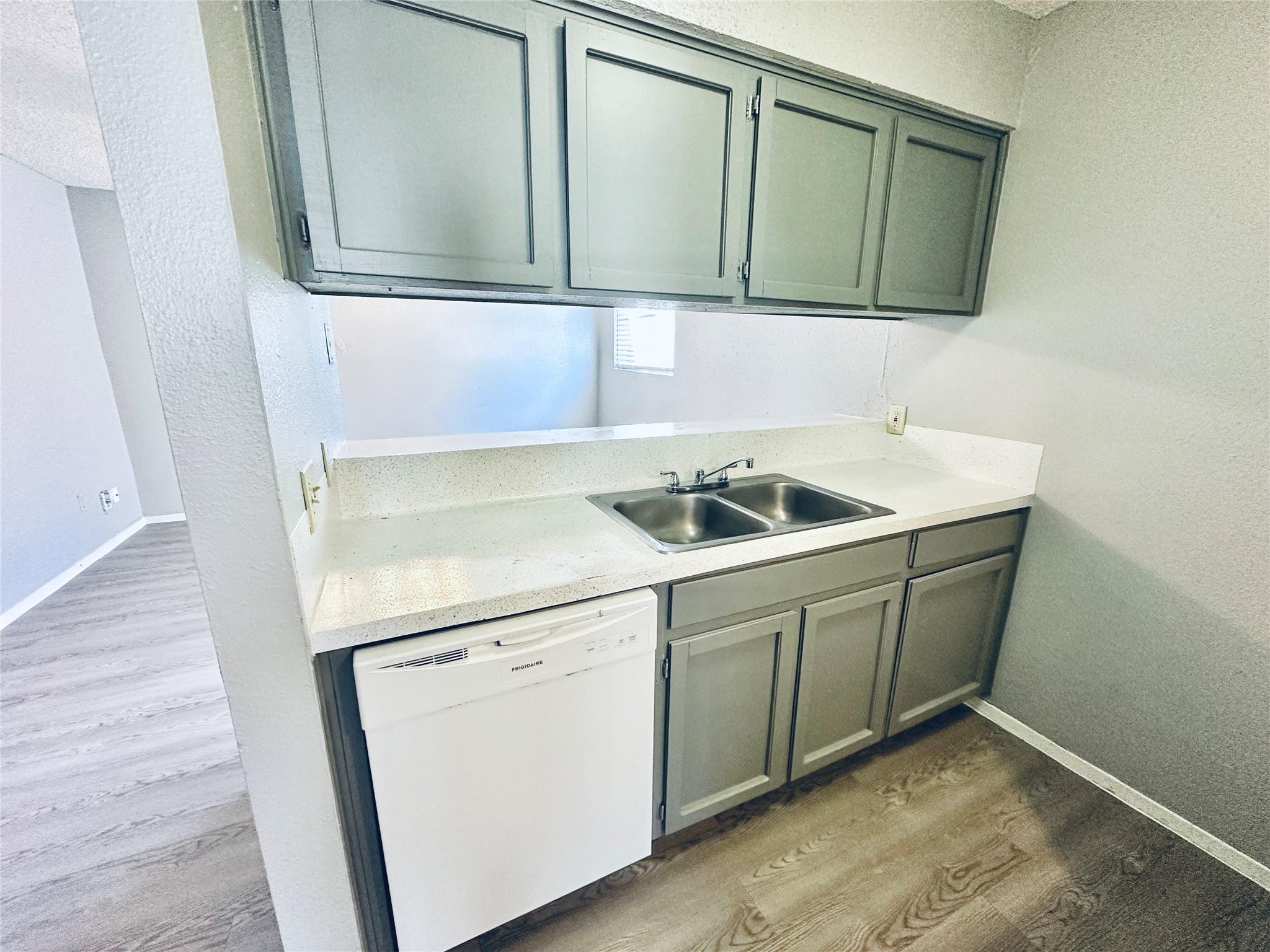 3702 S Second St # 103, Austin, TX 78704