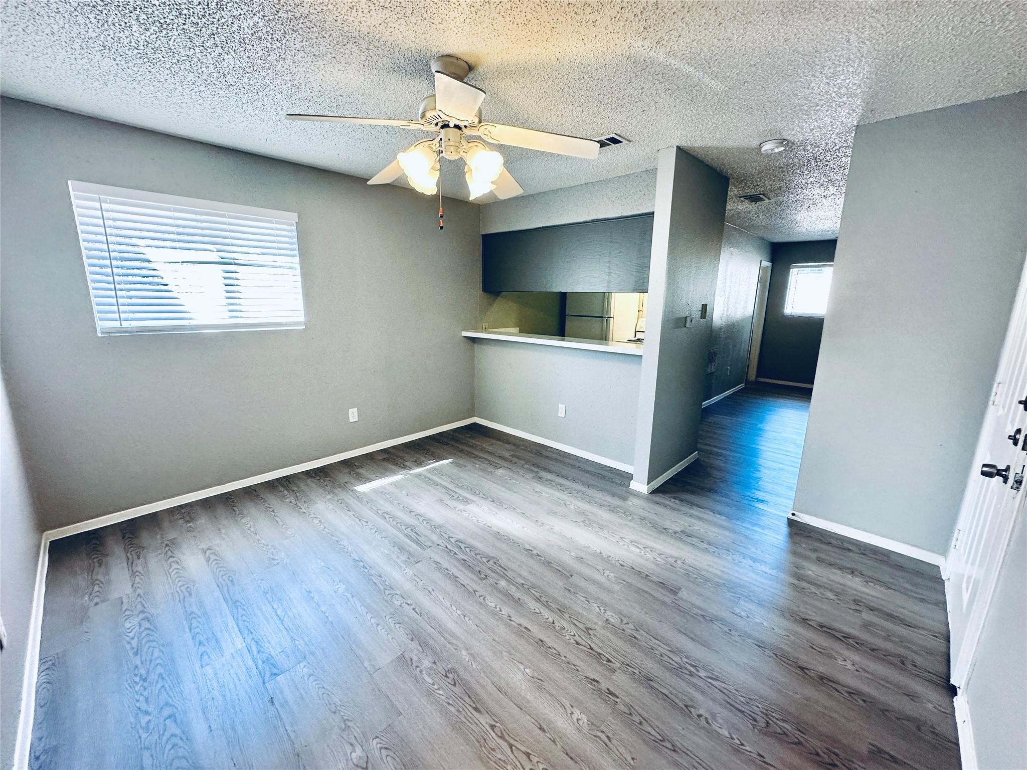 3702 S Second St # 103, Austin, TX 78704