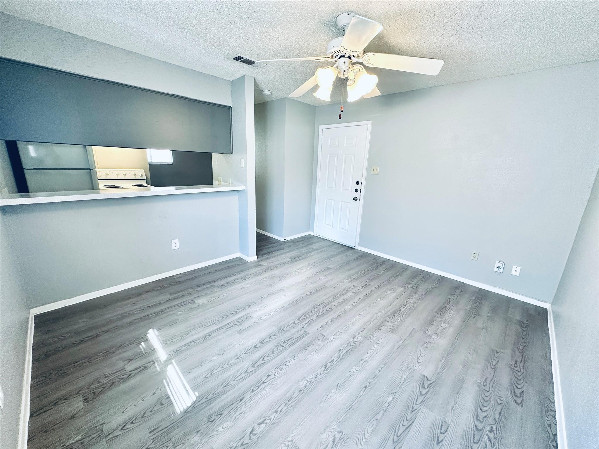 3702 S Second St # 103, Austin, TX 78704