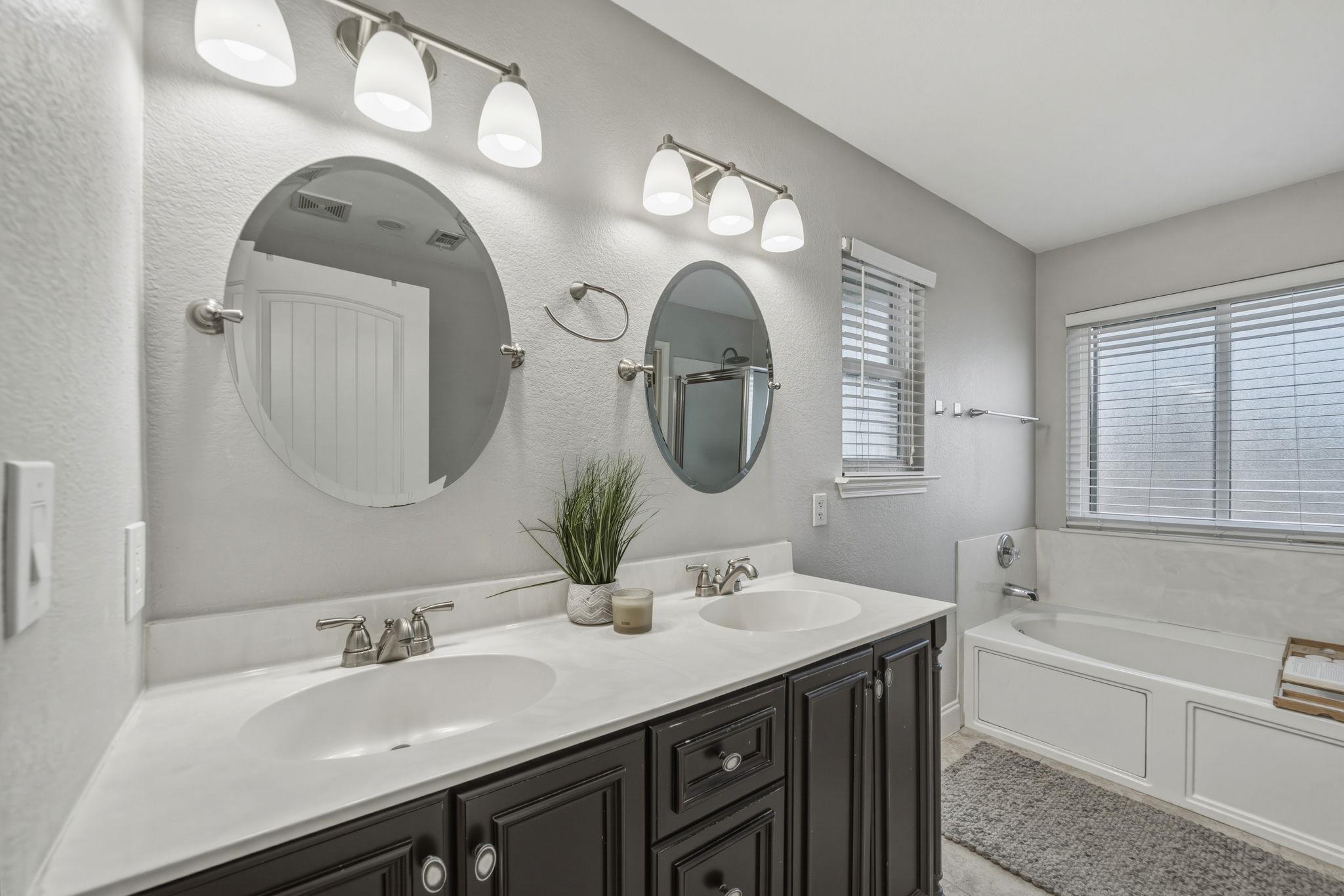 236 Bradfield Dr, Buda, TX 78610