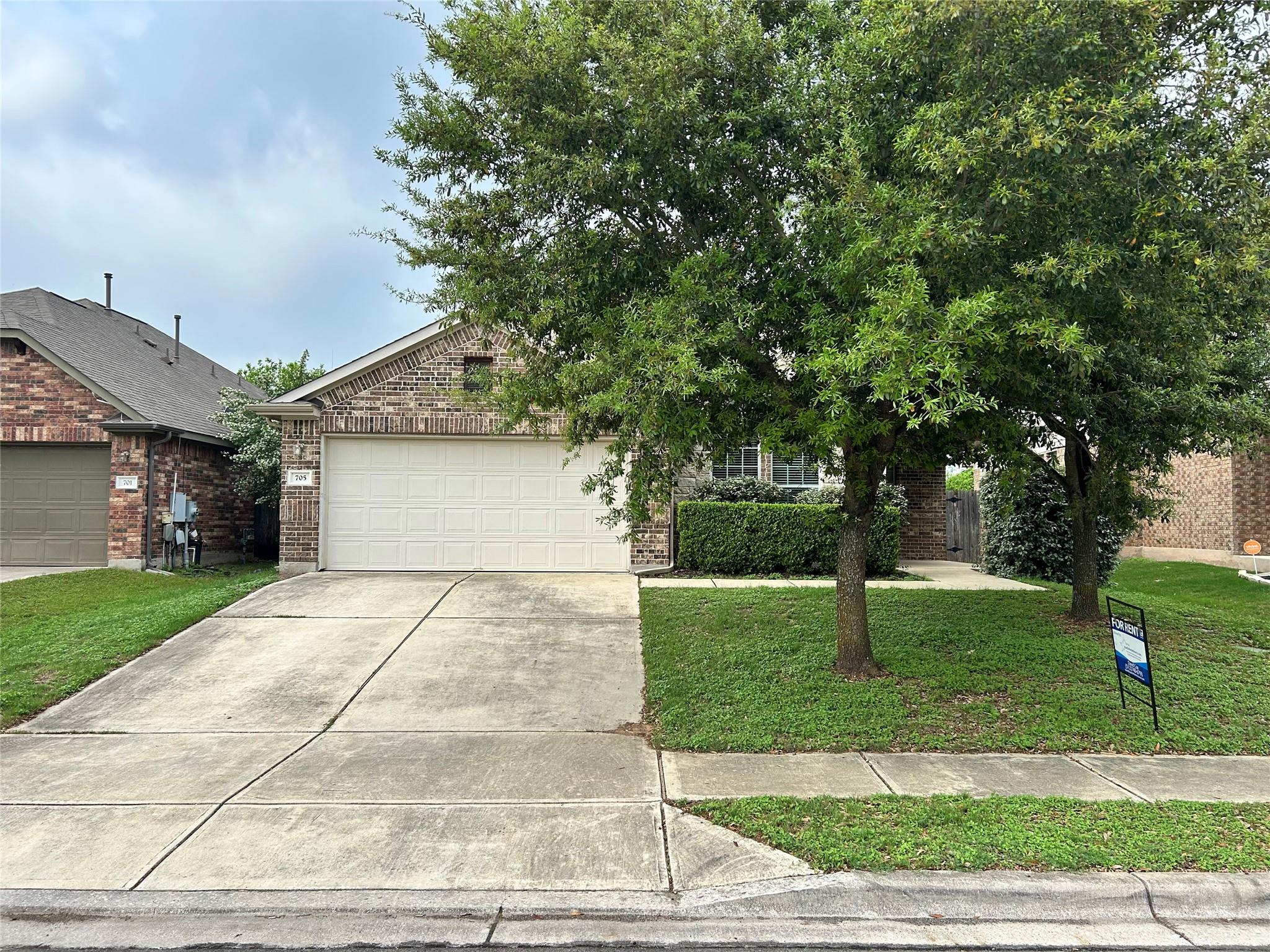 705 Harwood Dr, San Marcos, TX 78666