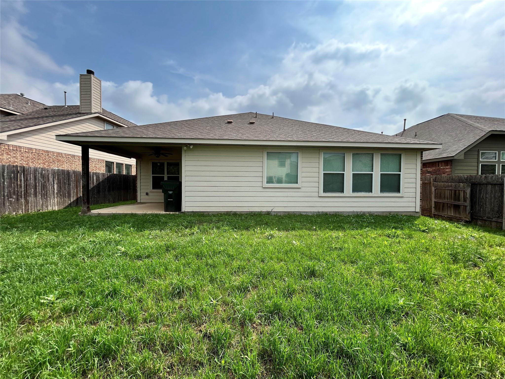 705 Harwood Dr, San Marcos, TX 78666