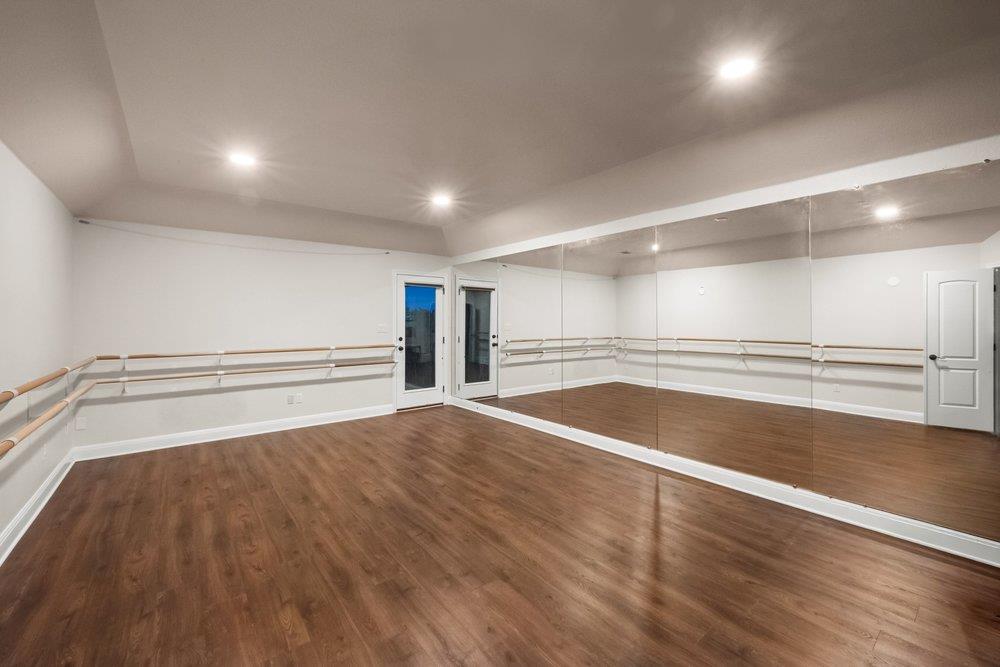 109 Burgess Ln, Austin, TX 78738