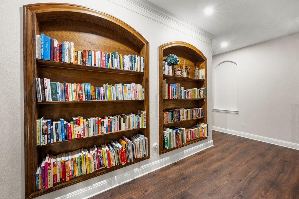 109 Burgess Ln, Austin, TX 78738