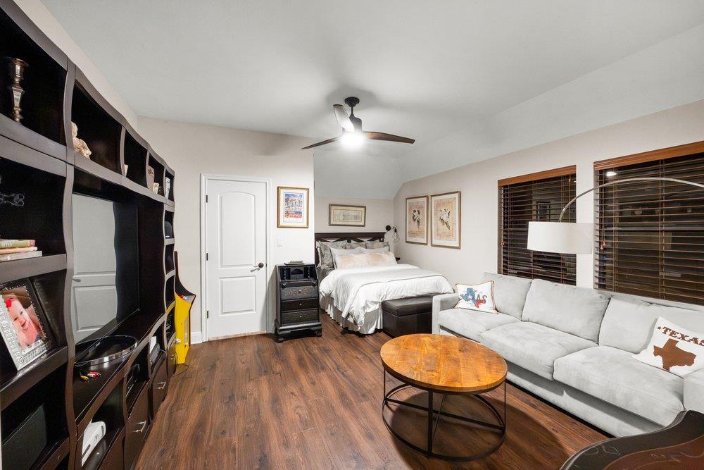 109 Burgess Ln, Austin, TX 78738