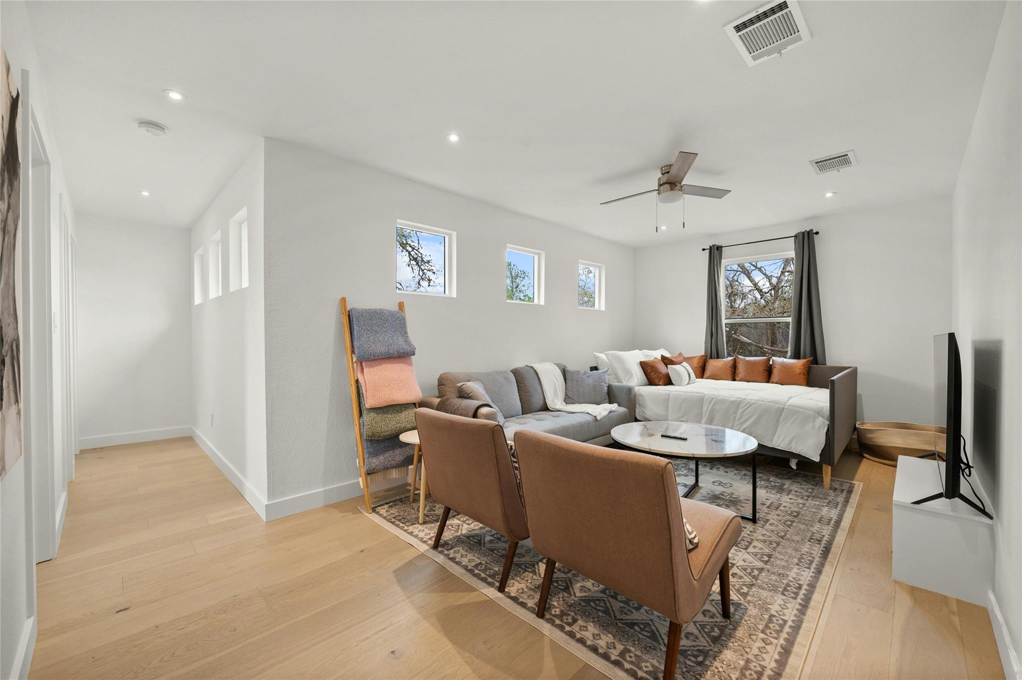 13207 Fencerail Rd, Manchaca, TX 78652