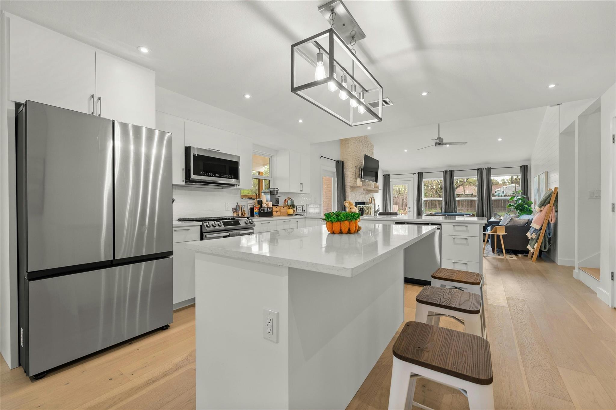 13207 Fencerail Rd, Manchaca, TX 78652