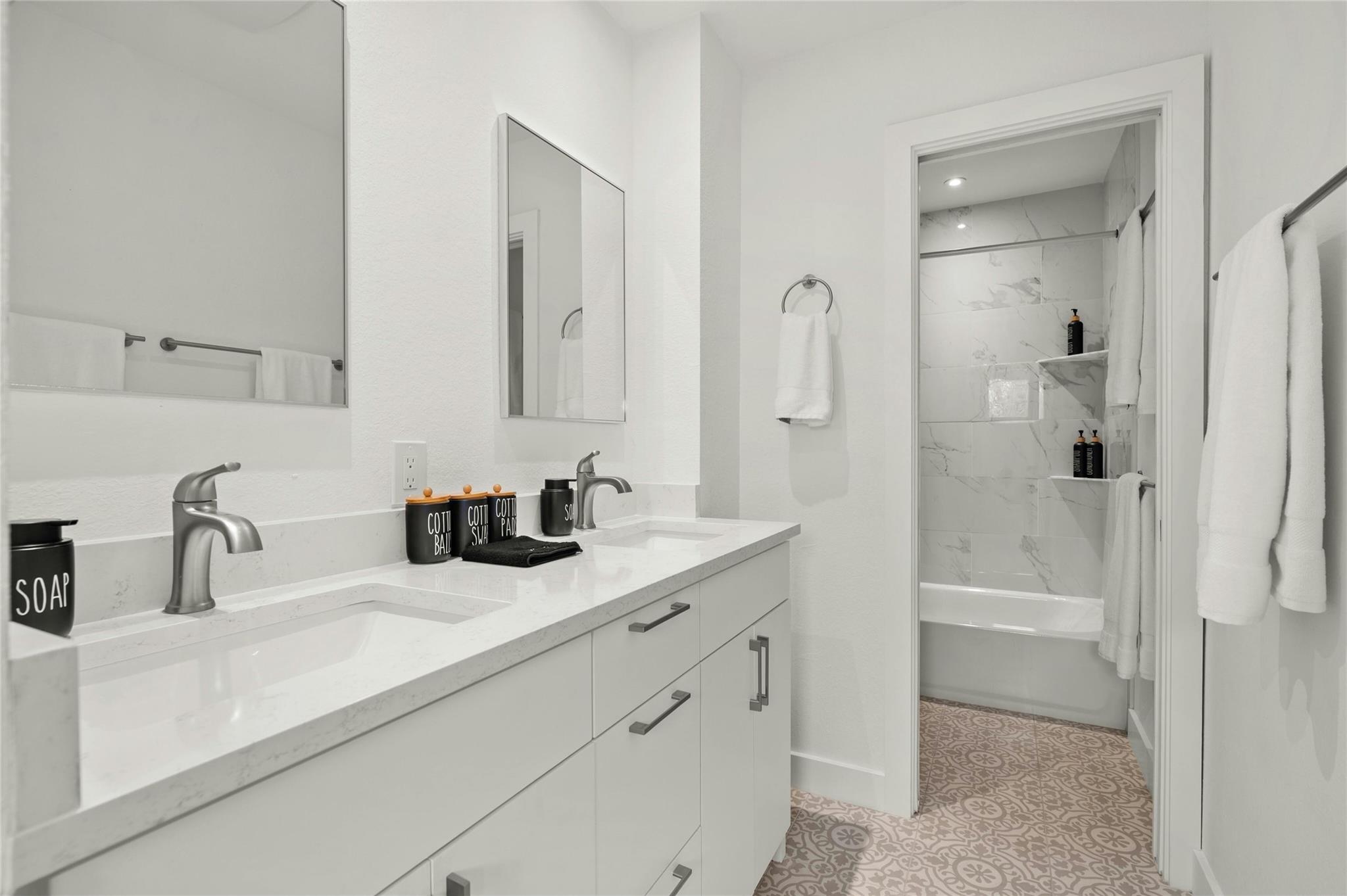 13207 Fencerail Rd, Manchaca, TX 78652