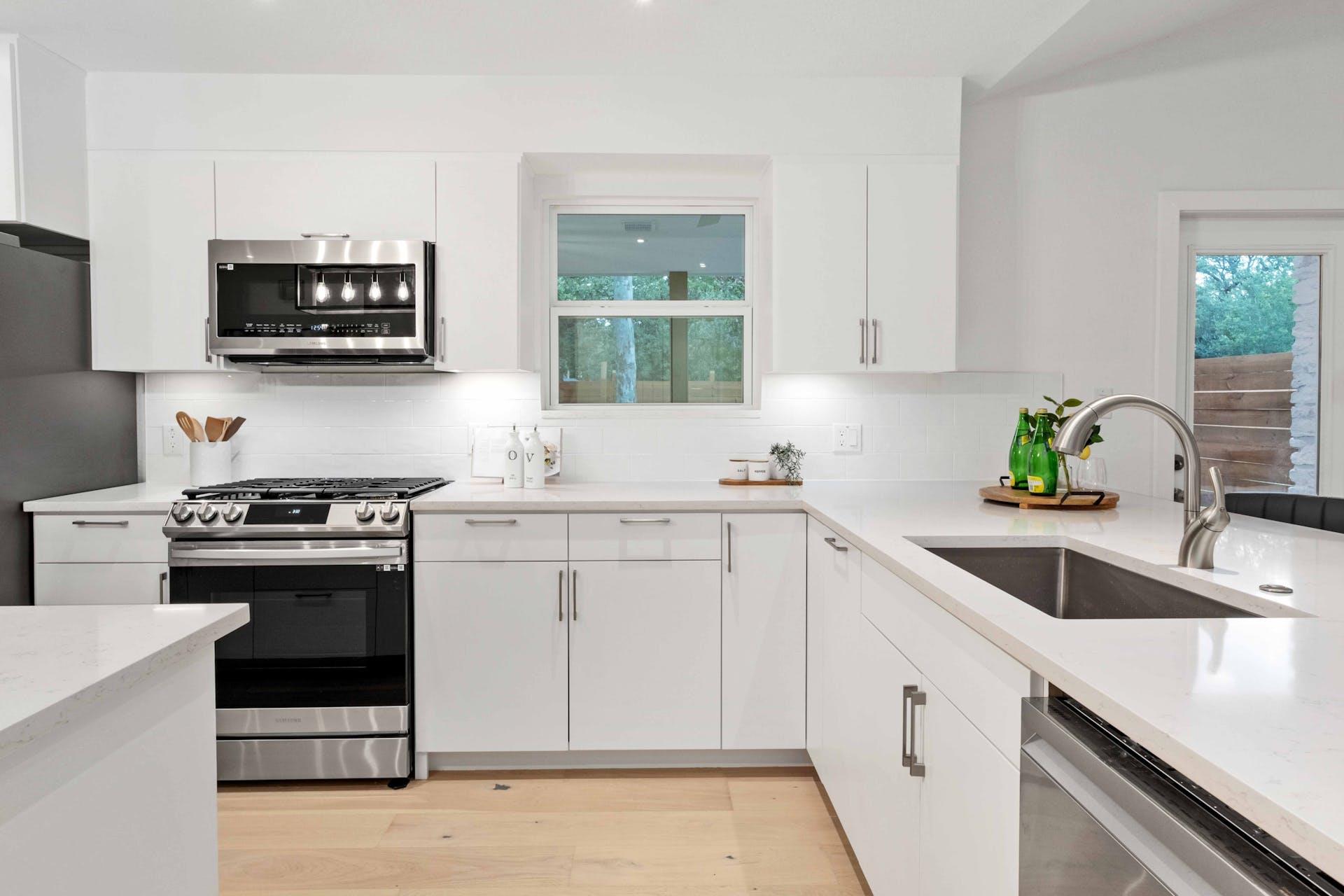 13207 Fencerail Rd, Manchaca, TX 78652