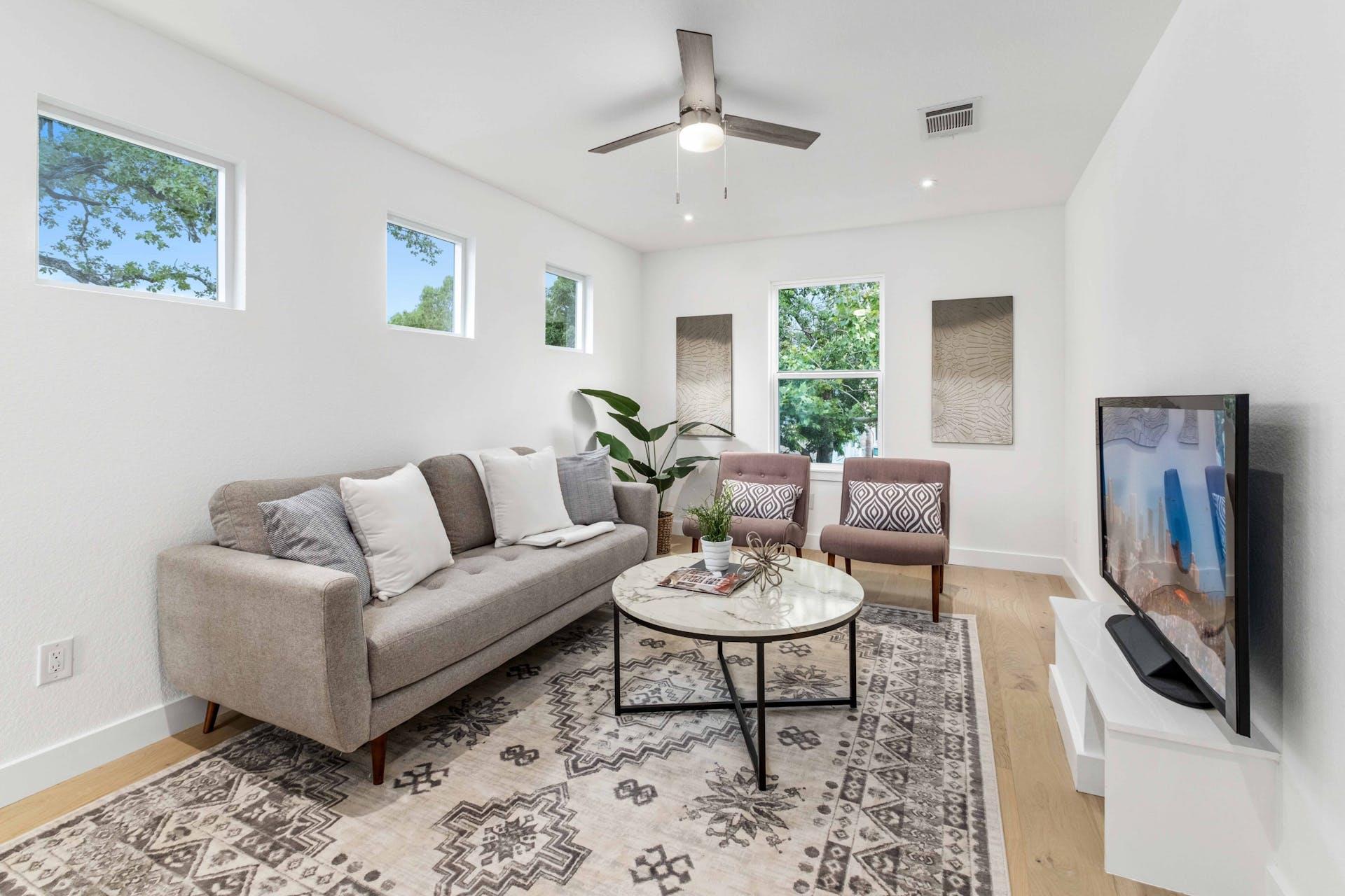 13207 Fencerail Rd, Manchaca, TX 78652