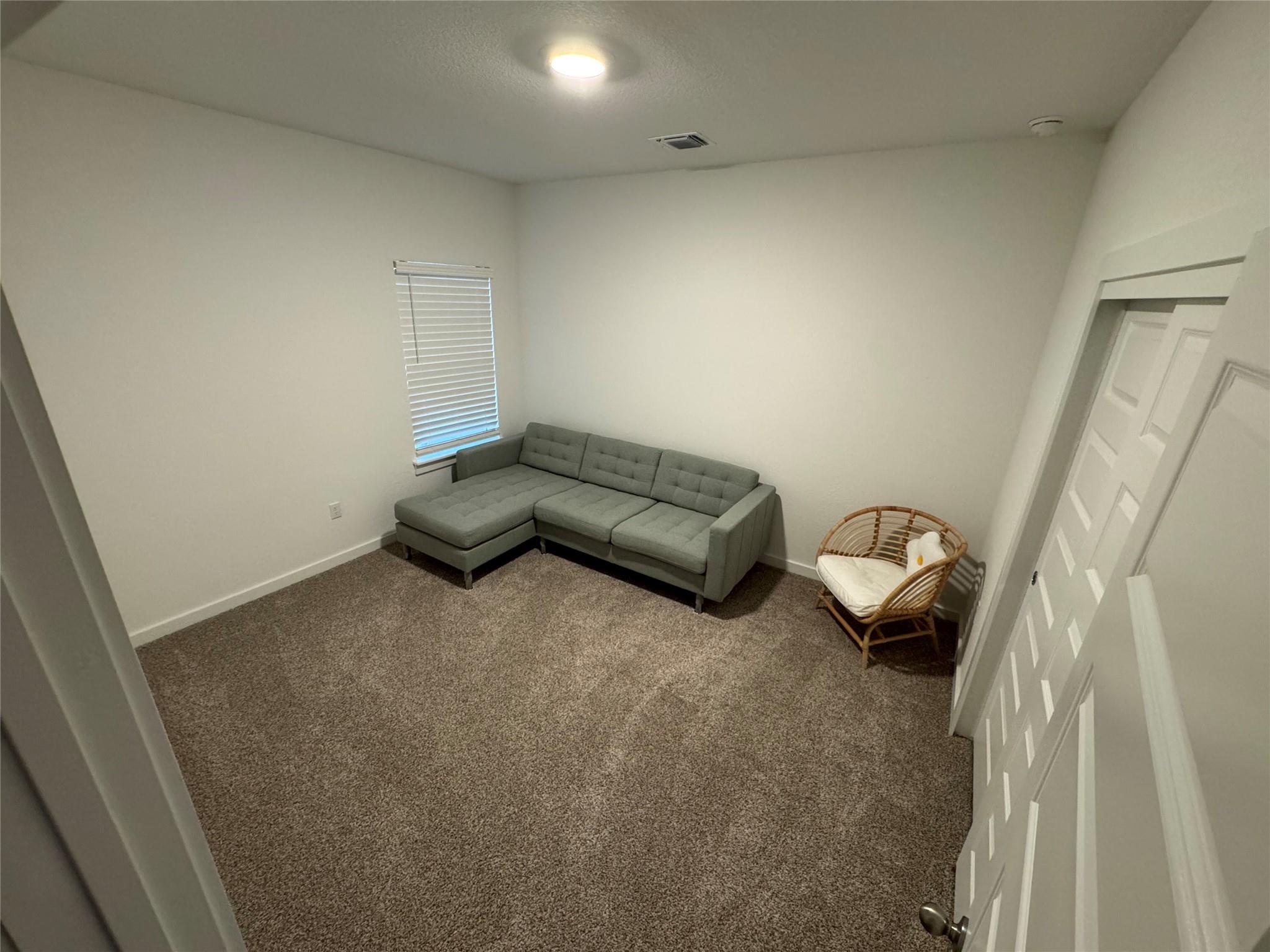 204 James River Dr, Hutto, TX 78634