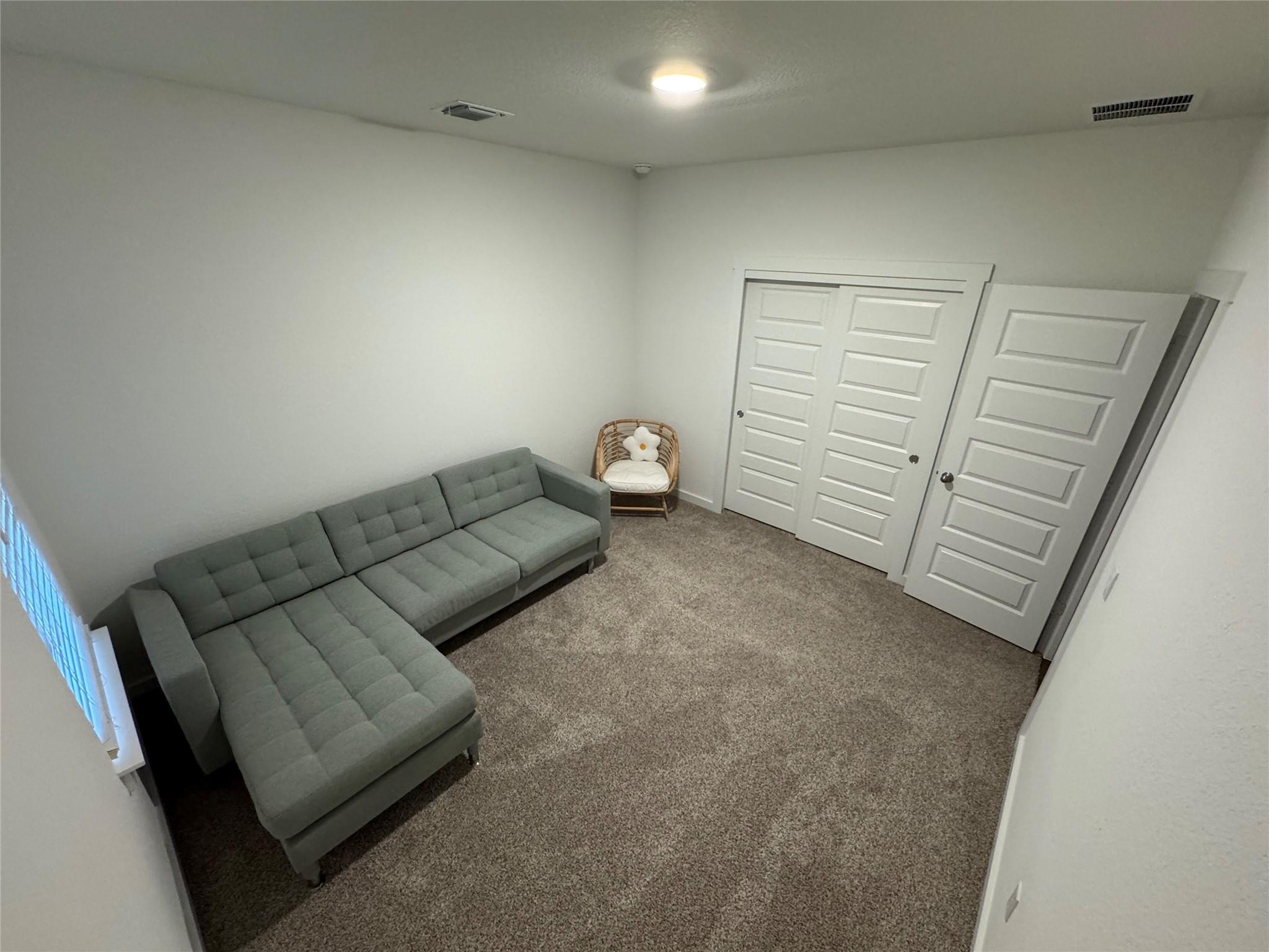 204 James River Dr, Hutto, TX 78634