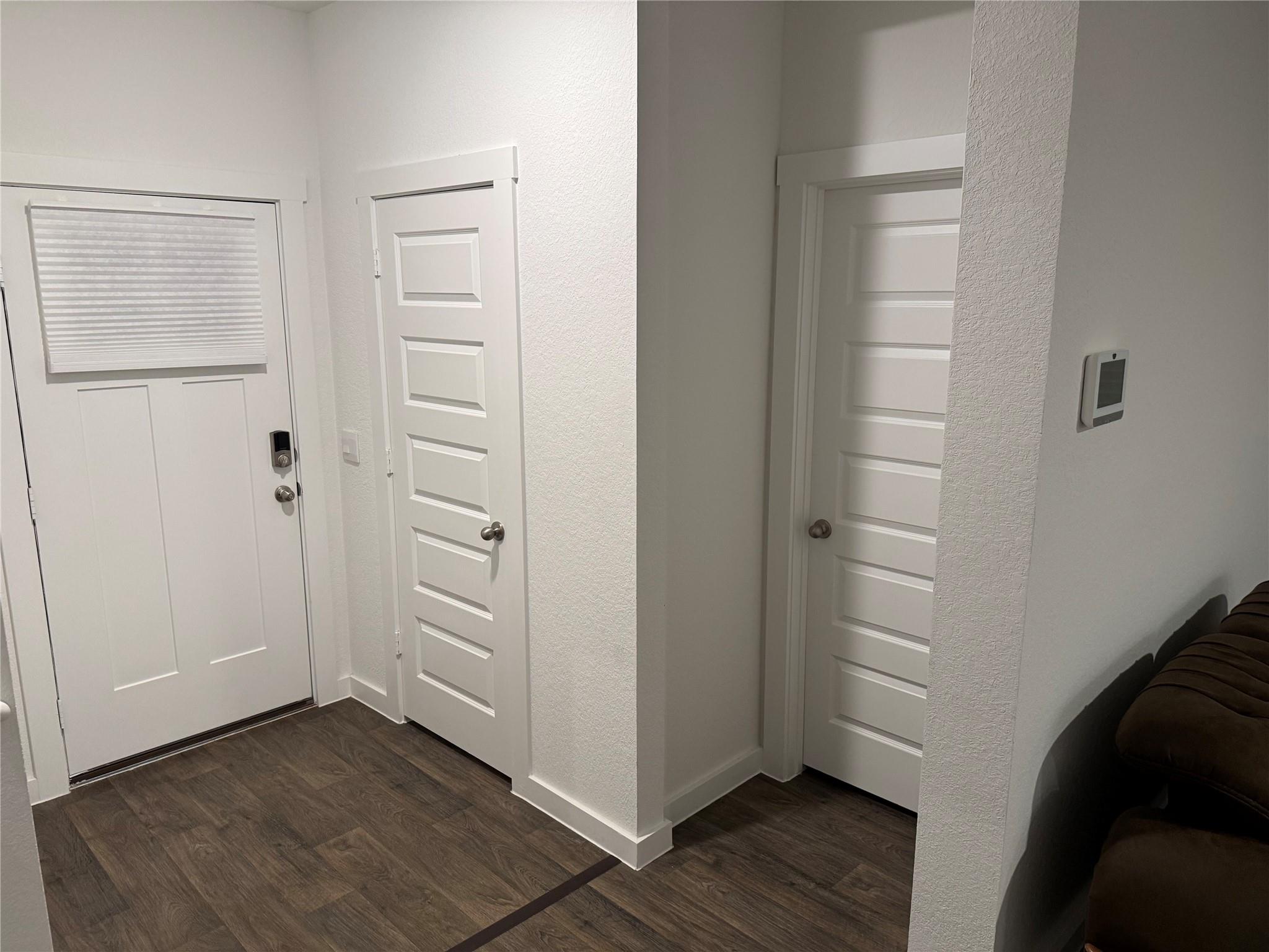 204 James River Dr, Hutto, TX 78634