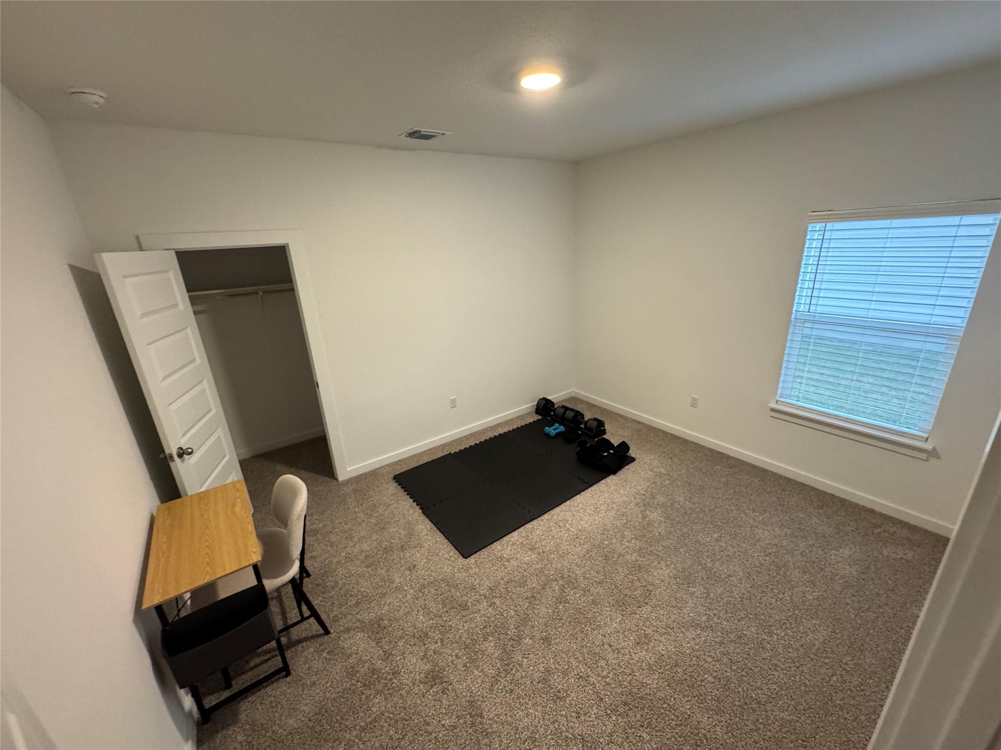 204 James River Dr, Hutto, TX 78634