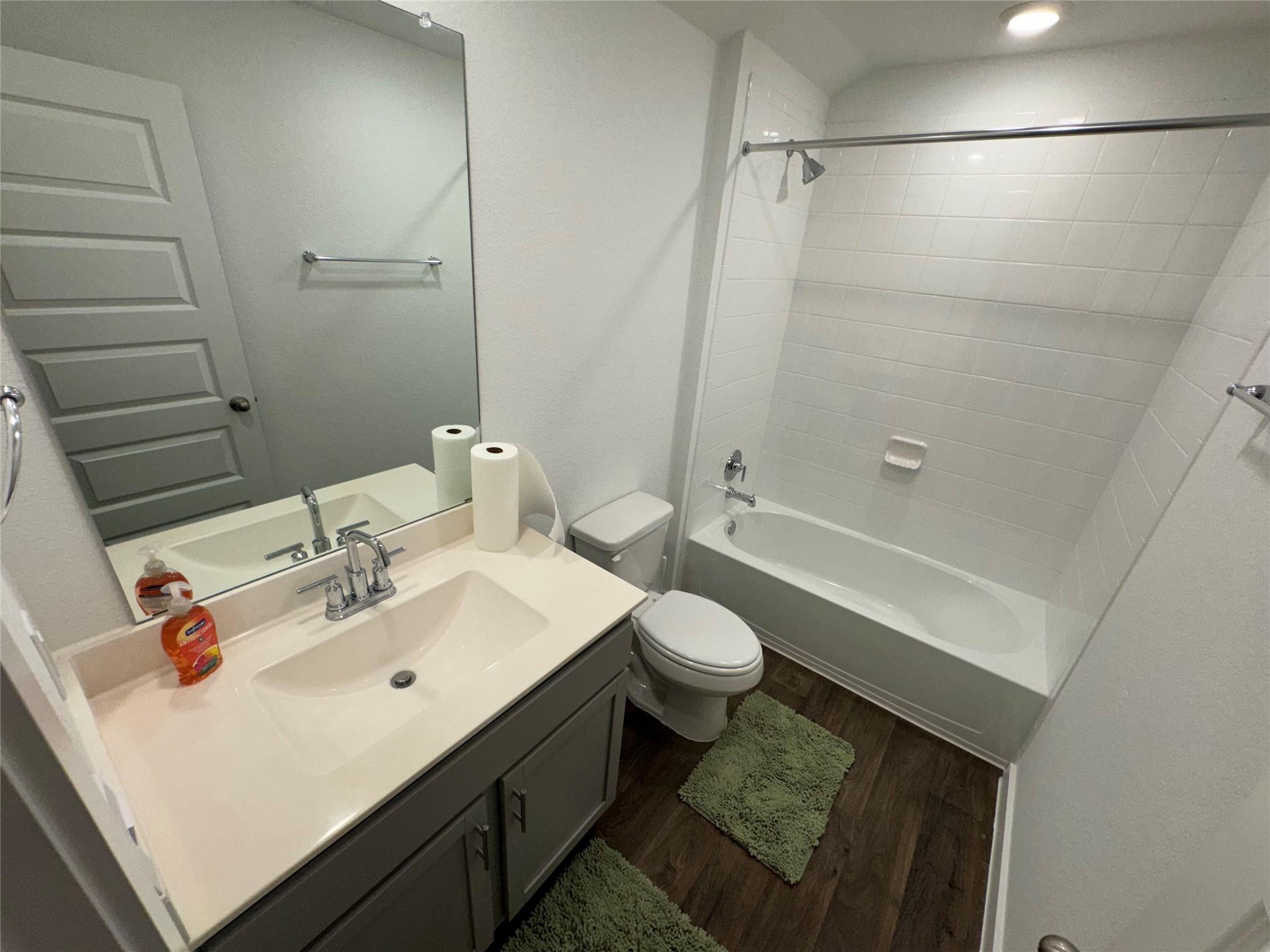 204 James River Dr, Hutto, TX 78634