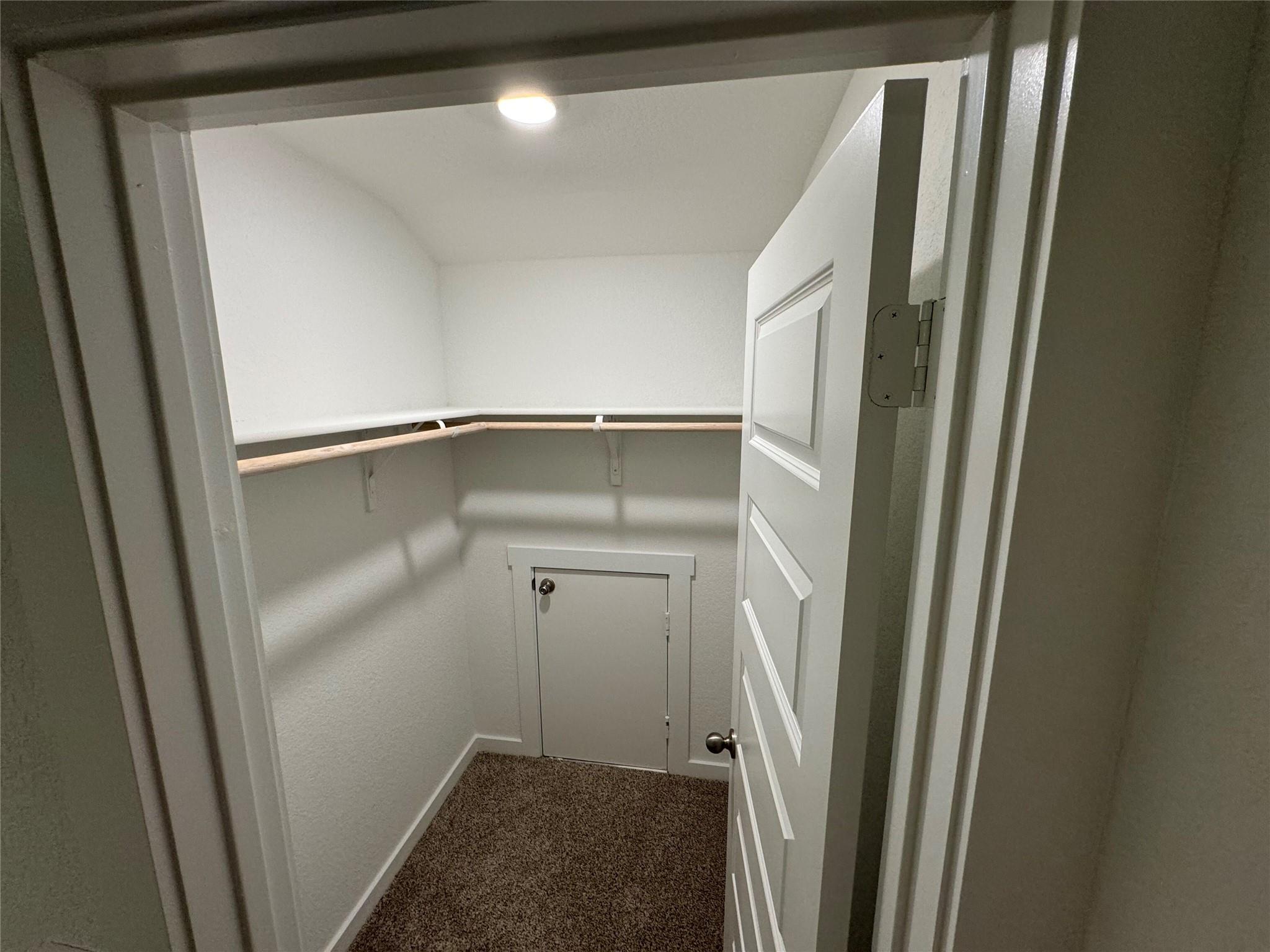 204 James River Dr, Hutto, TX 78634