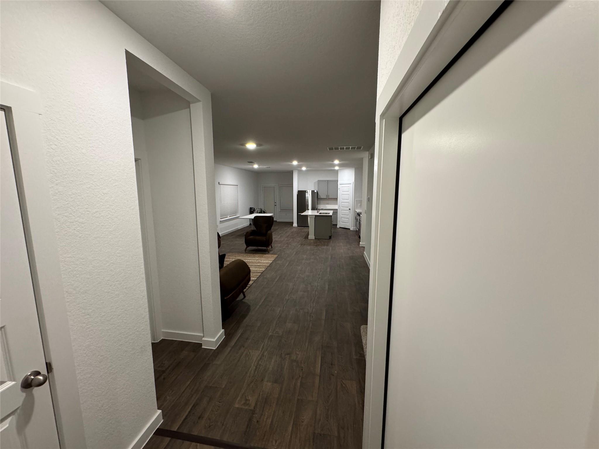 204 James River Dr, Hutto, TX 78634