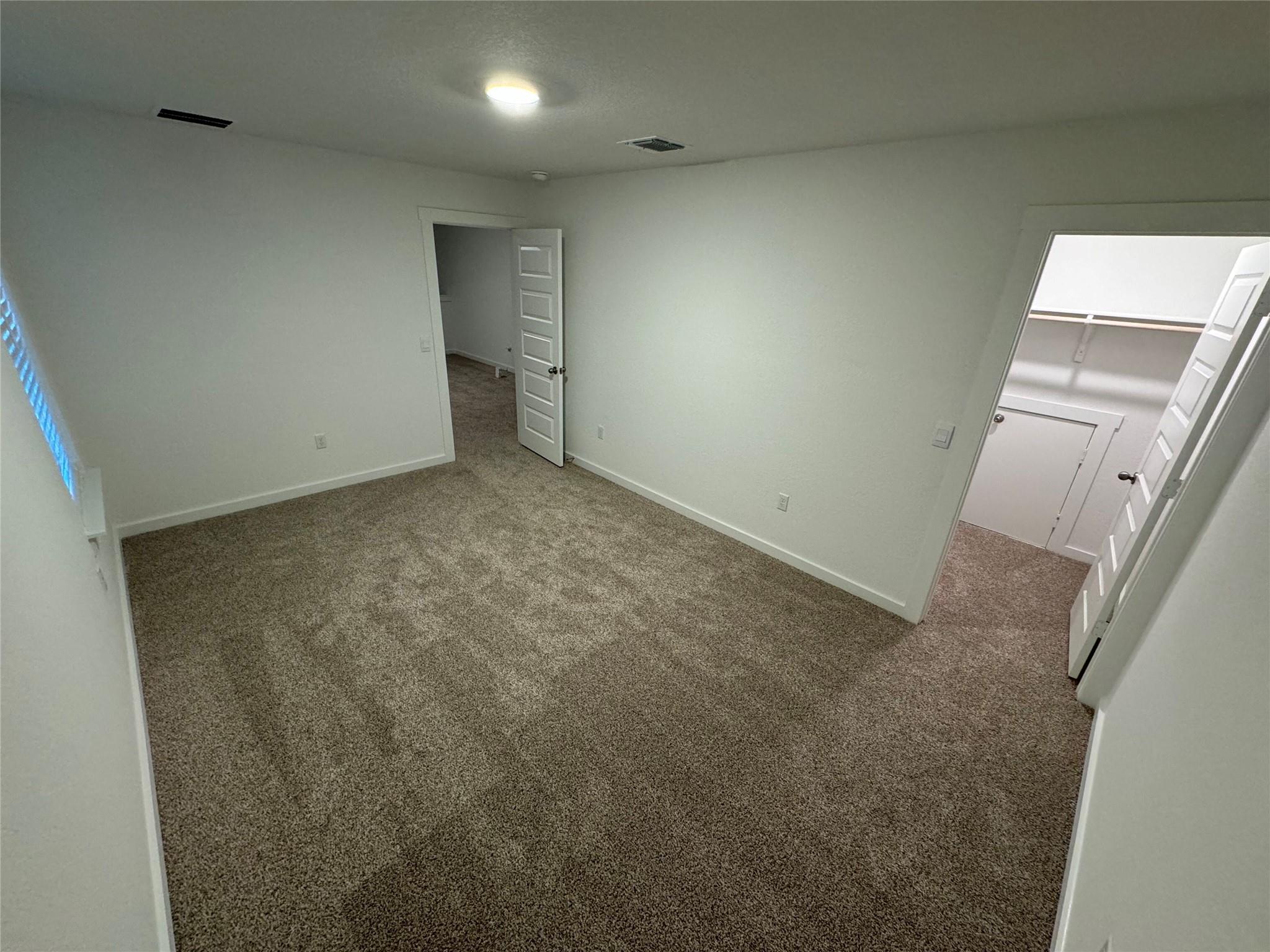 204 James River Dr, Hutto, TX 78634