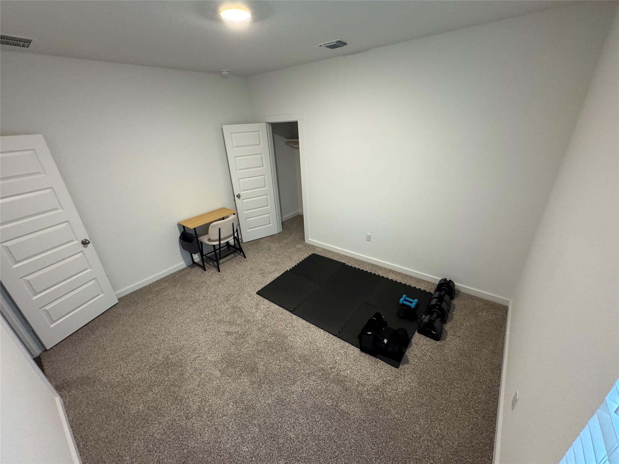 204 James River Dr, Hutto, TX 78634