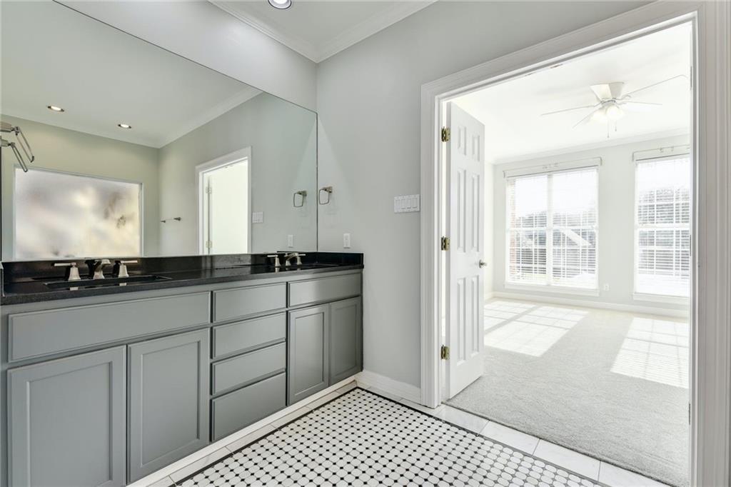 4010 Long Champ Dr # 14, Austin, TX 78746