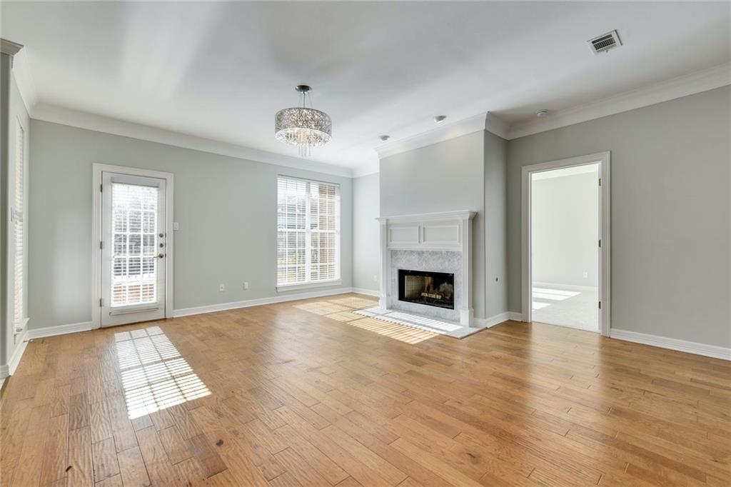 4010 Long Champ Dr # 14, Austin, TX 78746