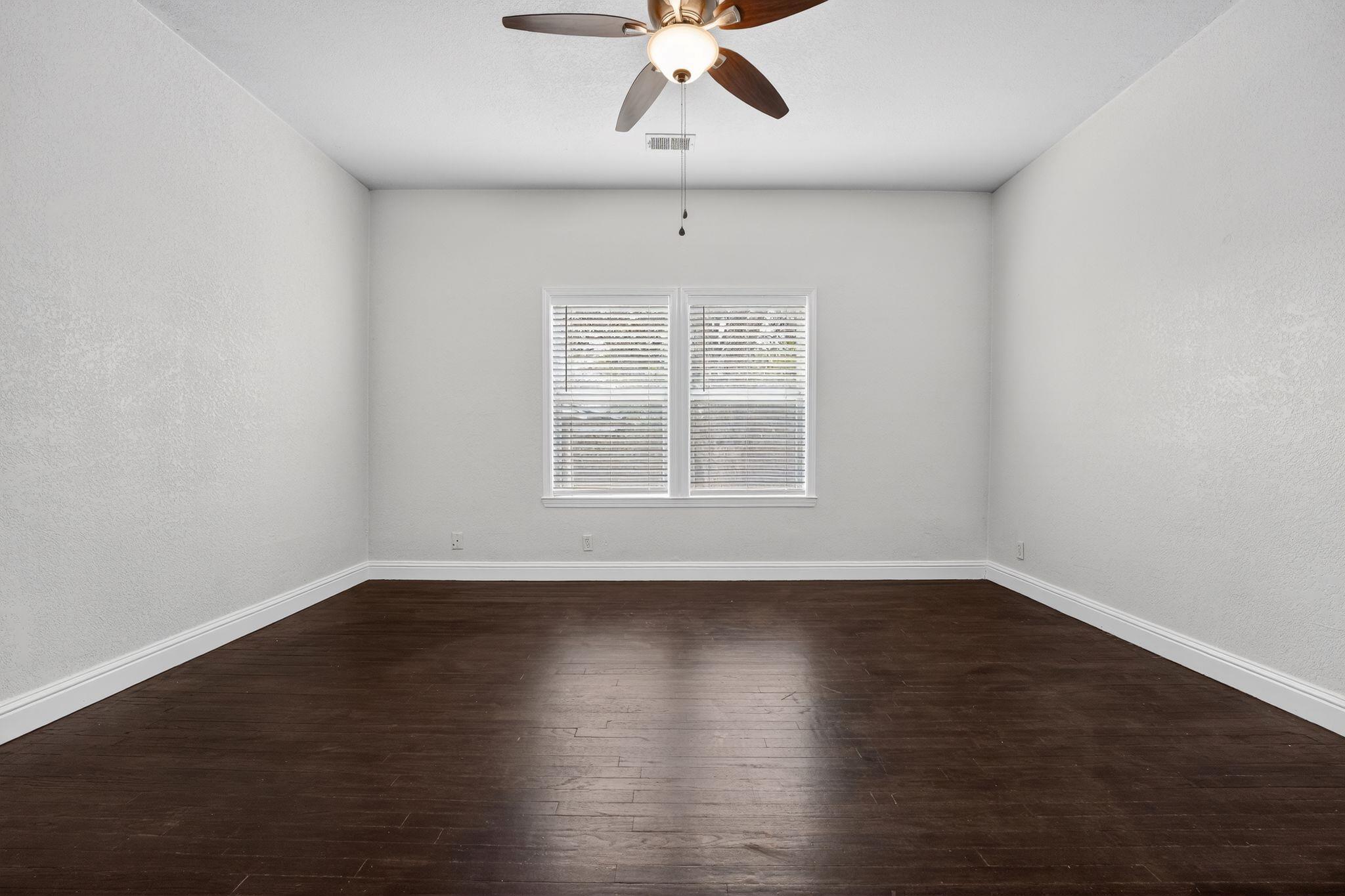 806 E 3rd St, Georgetown, TX 78626