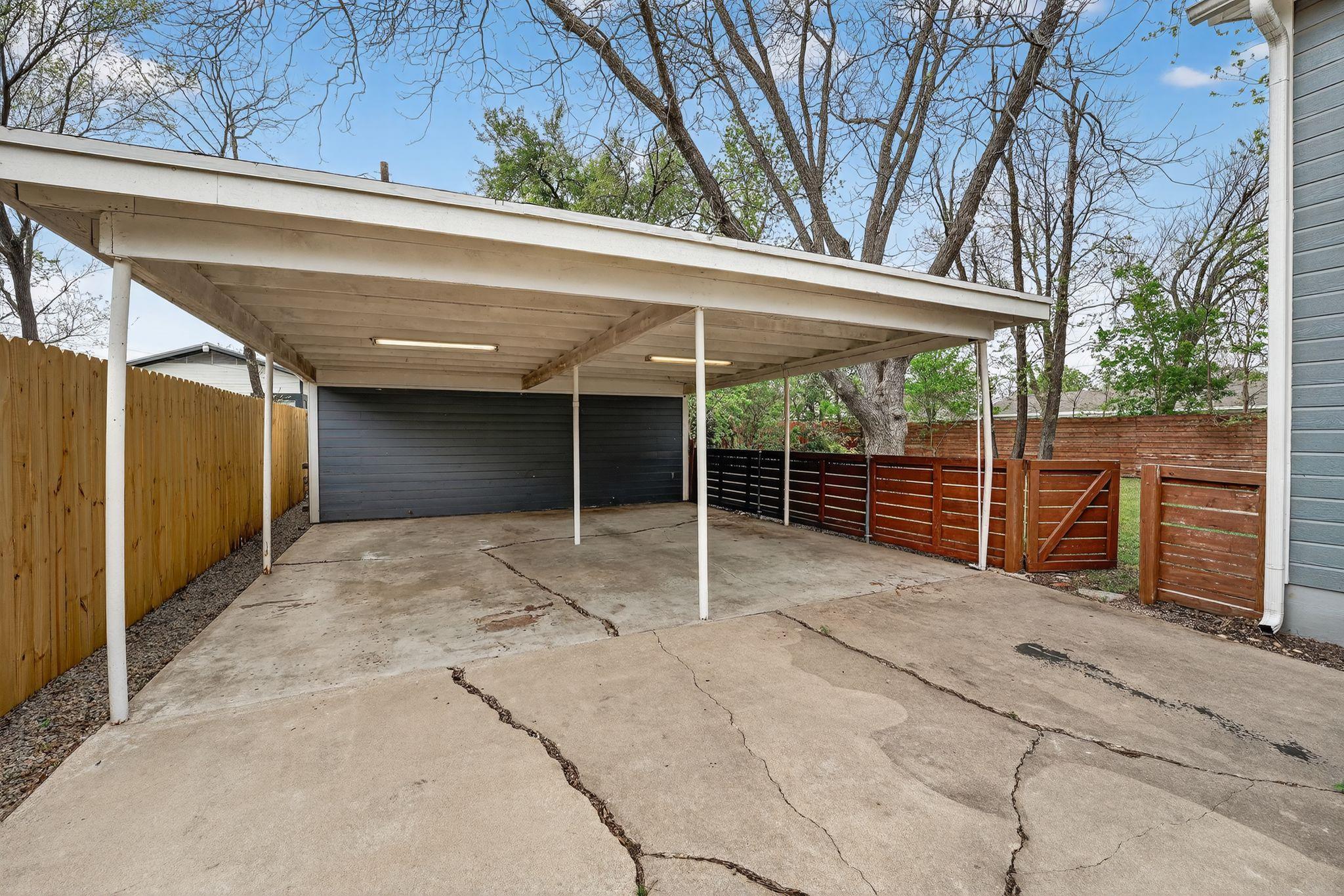 806 E 3rd St, Georgetown, TX 78626