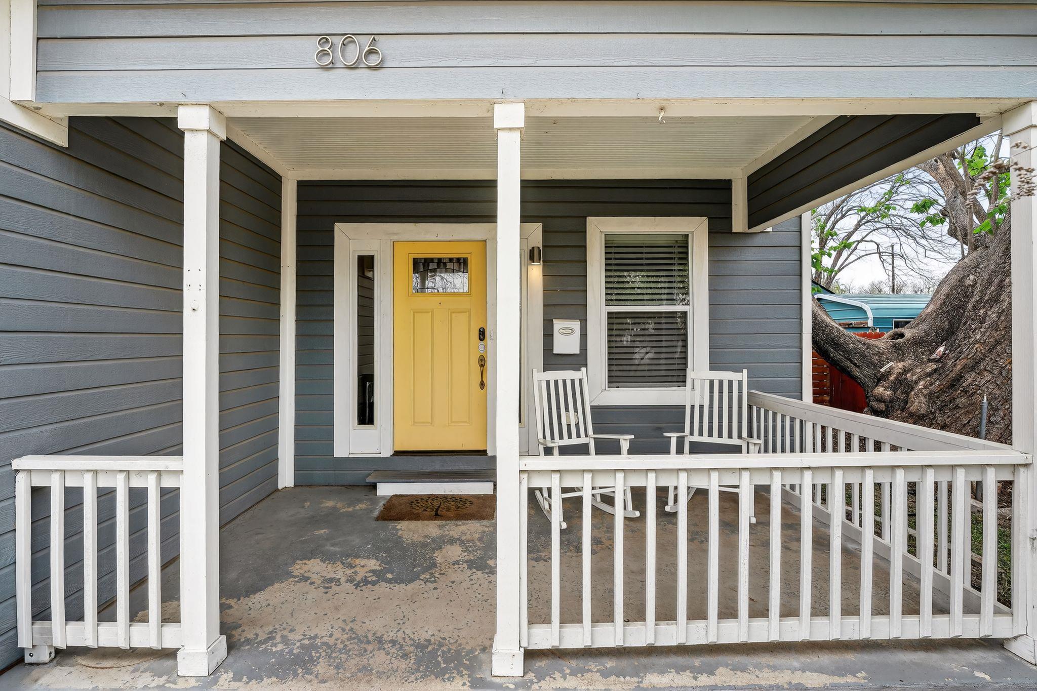 806 E 3rd St, Georgetown, TX 78626