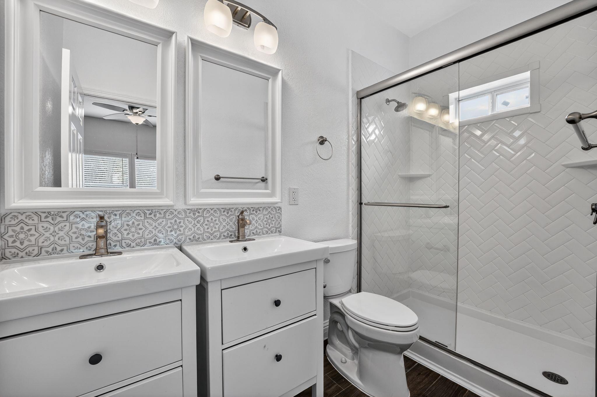 806 E 3rd St, Georgetown, TX 78626