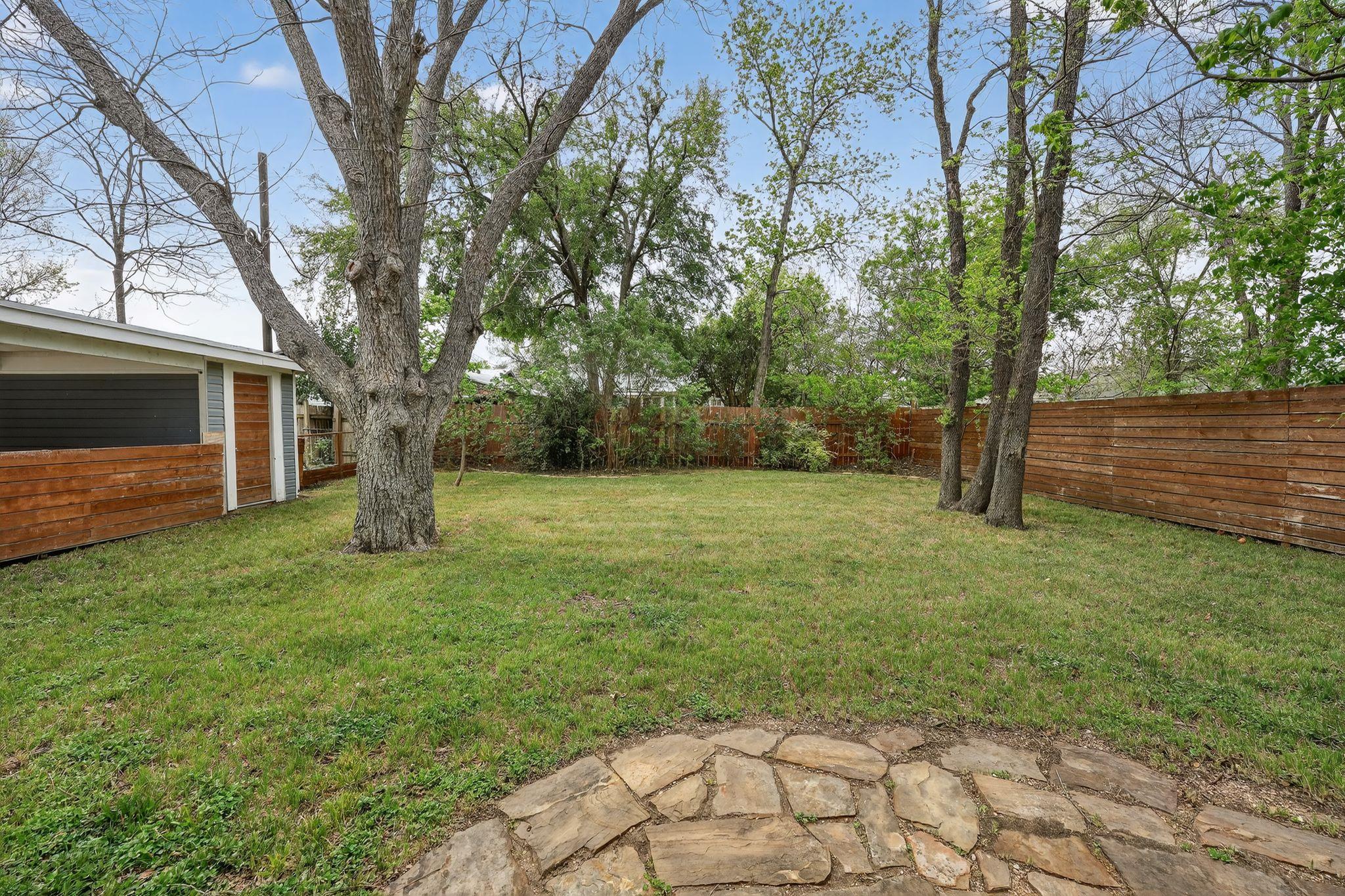 806 E 3rd St, Georgetown, TX 78626