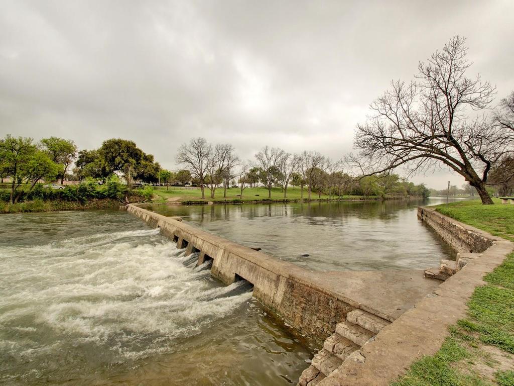 607 E 15th St, Georgetown, TX 78626