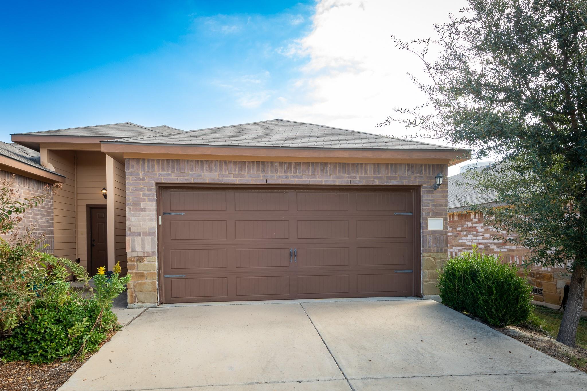 424 JACK RABBIT Ln # B, Buda, TX 78610