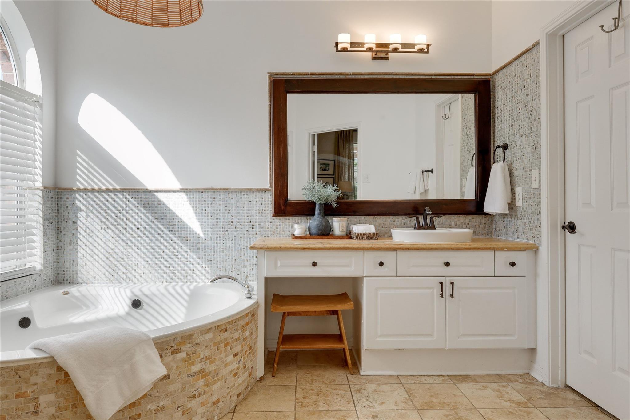 14717 Olive Hill Dr, Austin, TX 78717