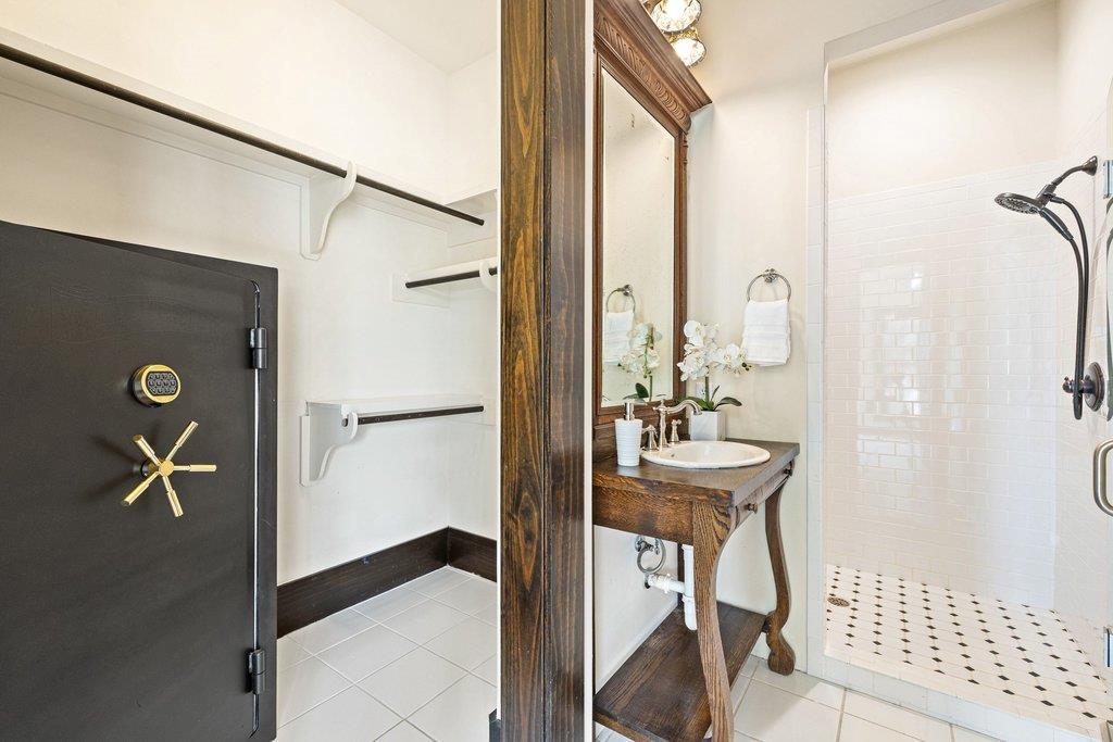 167 Vincas Shadow Ct, Driftwood, TX 78619