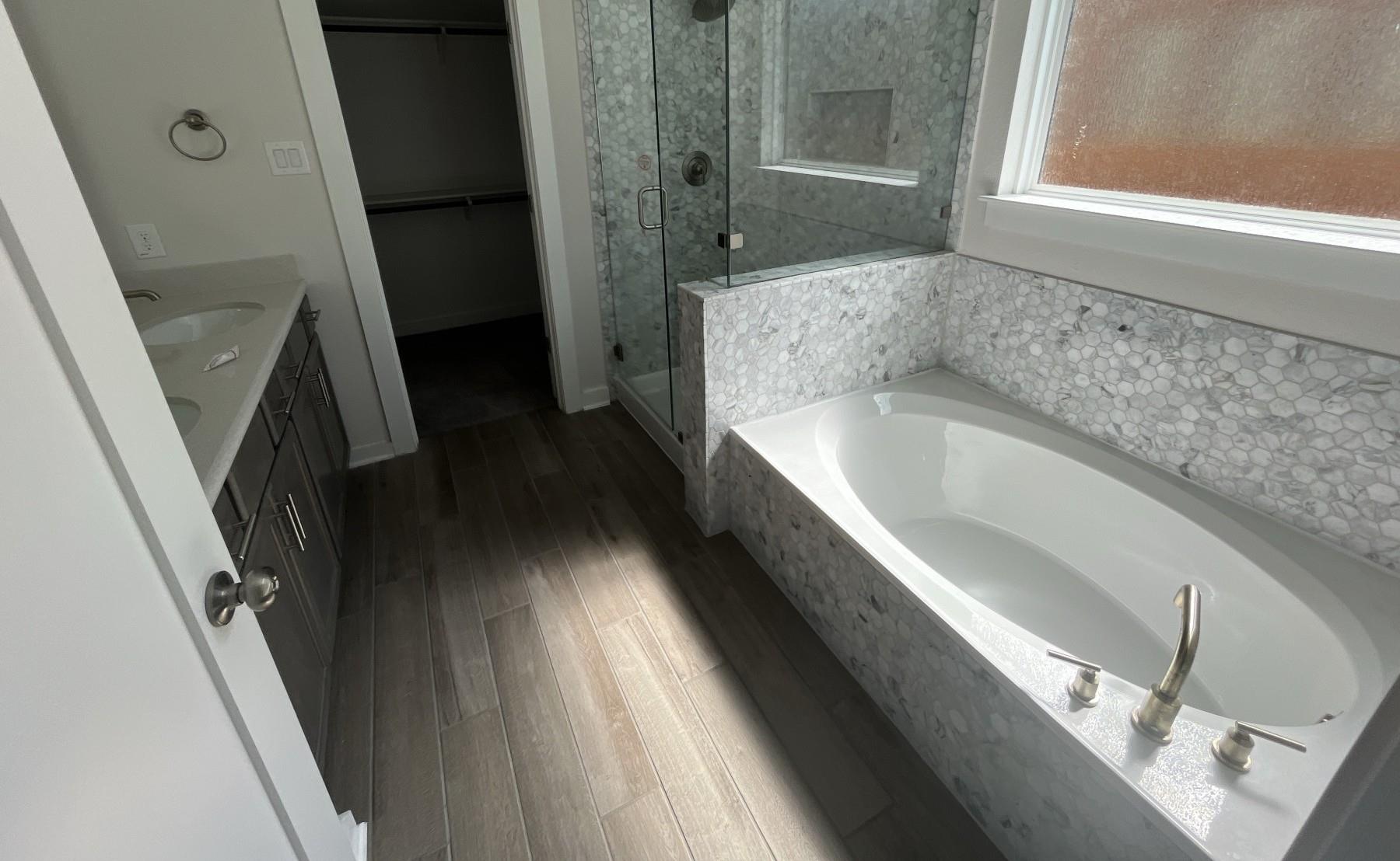 221 Green Knoll Ln, Georgetown, TX 78628