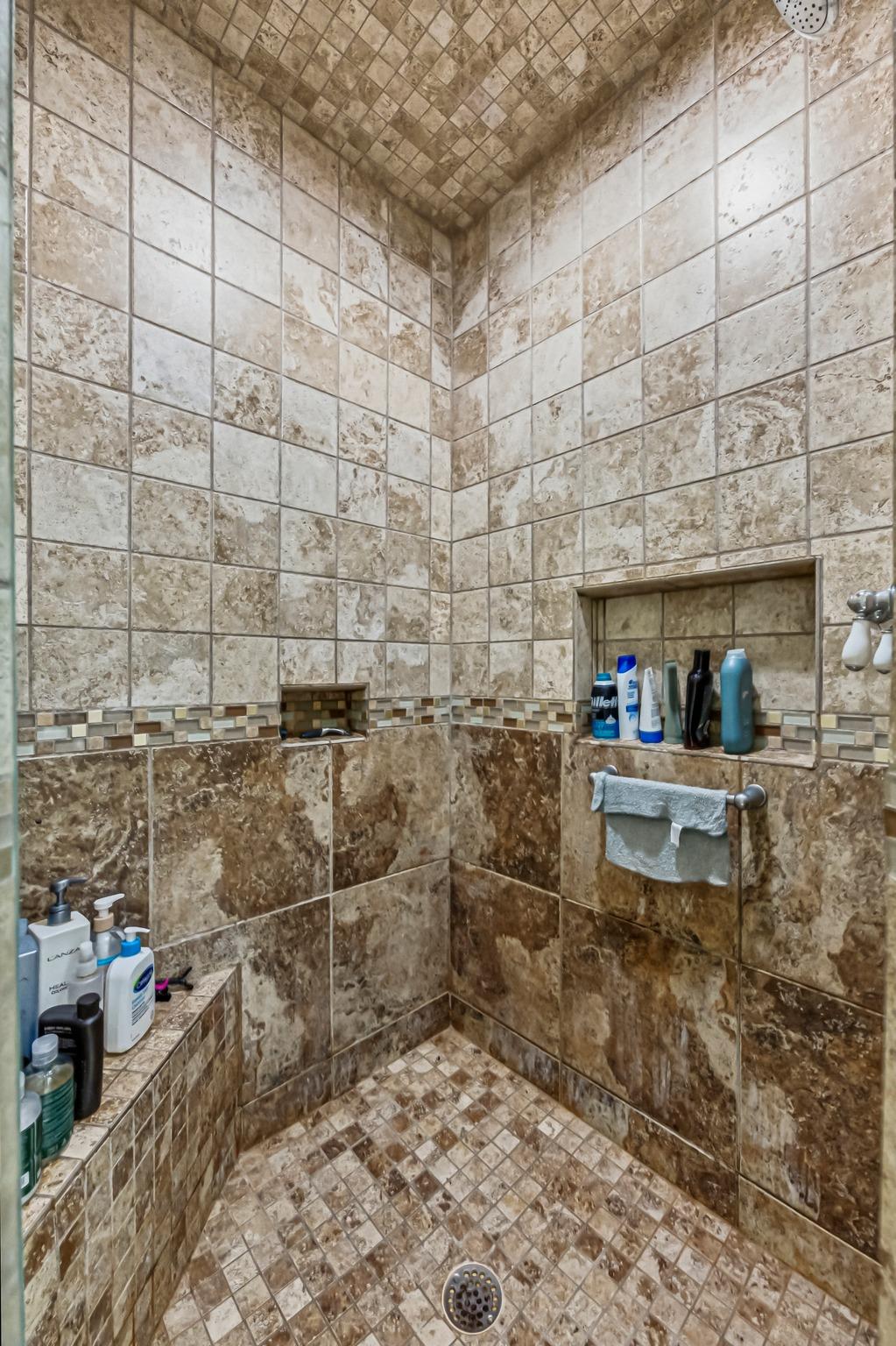 5203 Valley Oak Dr, Austin, TX 78731