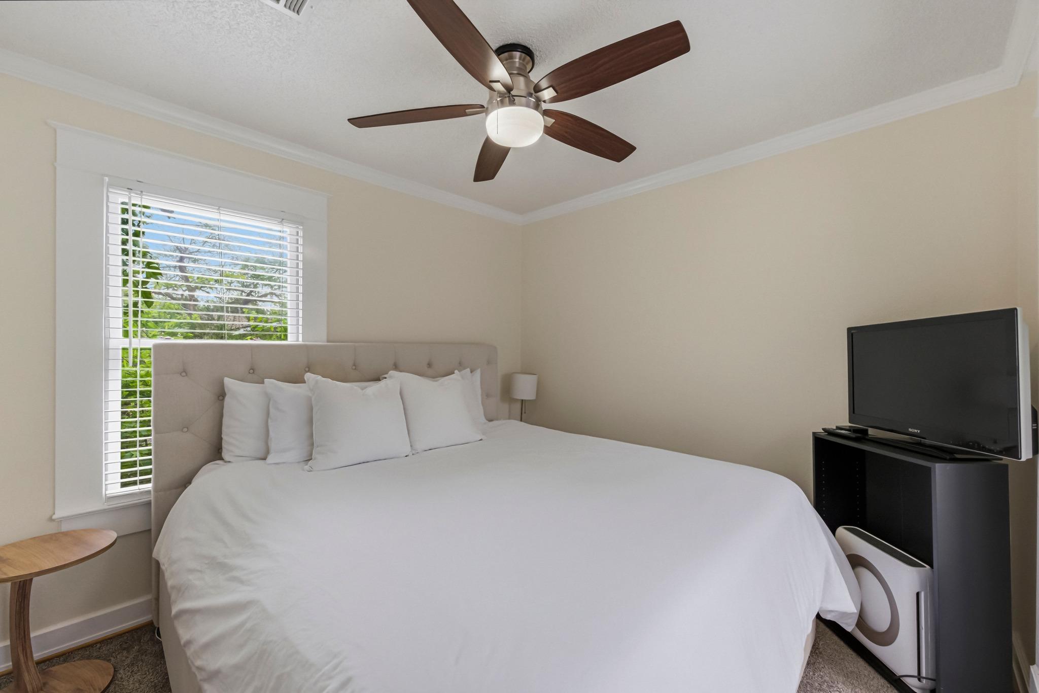 5203 Valley Oak Dr, Austin, TX 78731