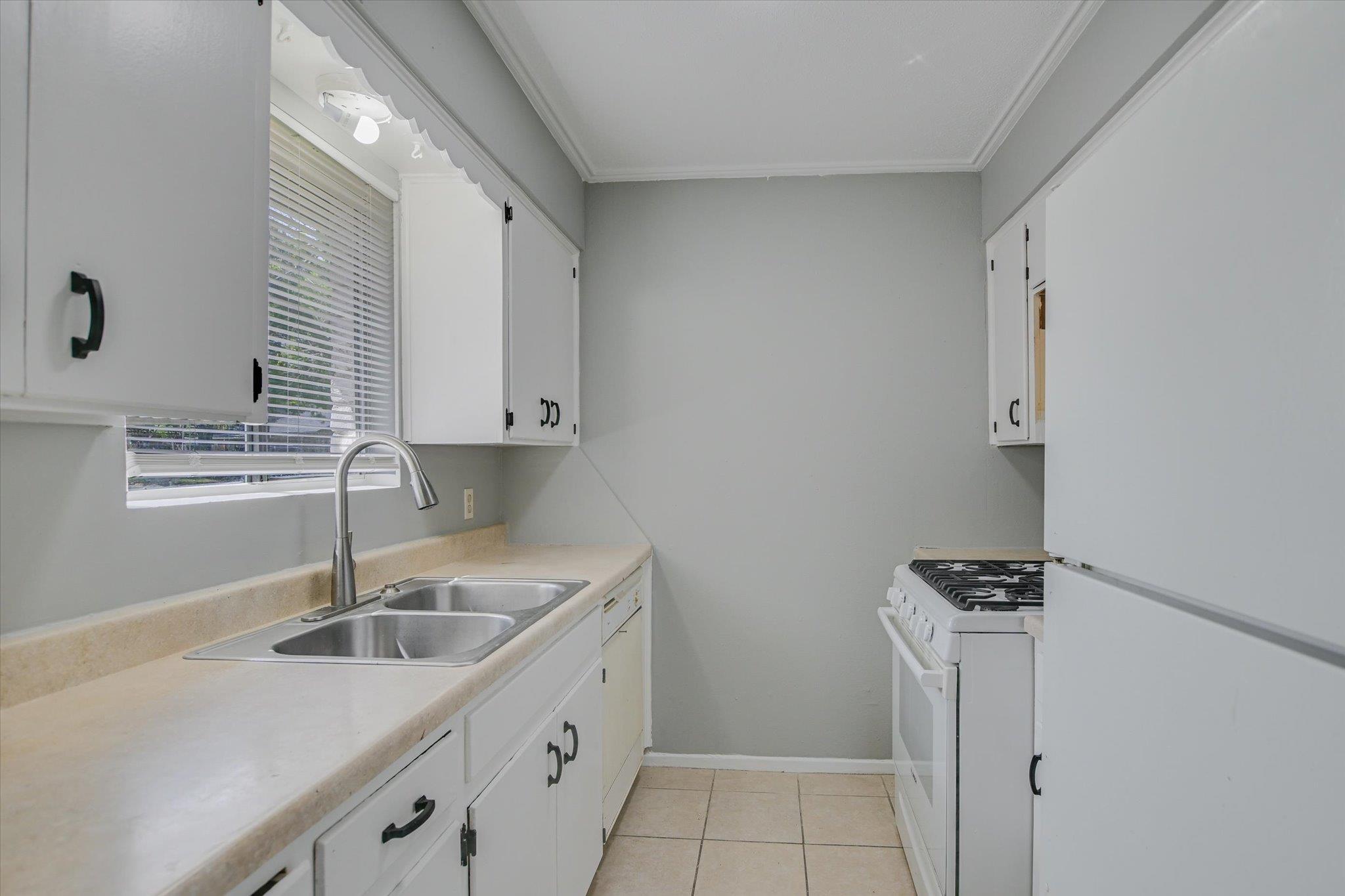 1811 Magnolia Dr # B, Round Rock, TX 78664