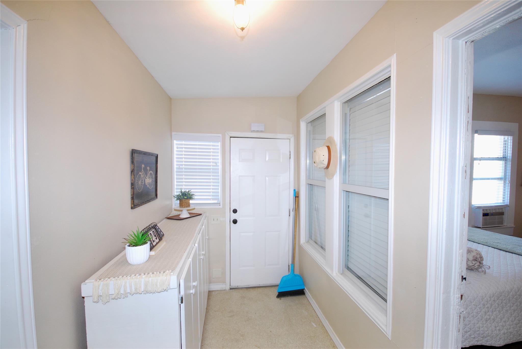 125 W Wallace St, Gonzales, TX 78629